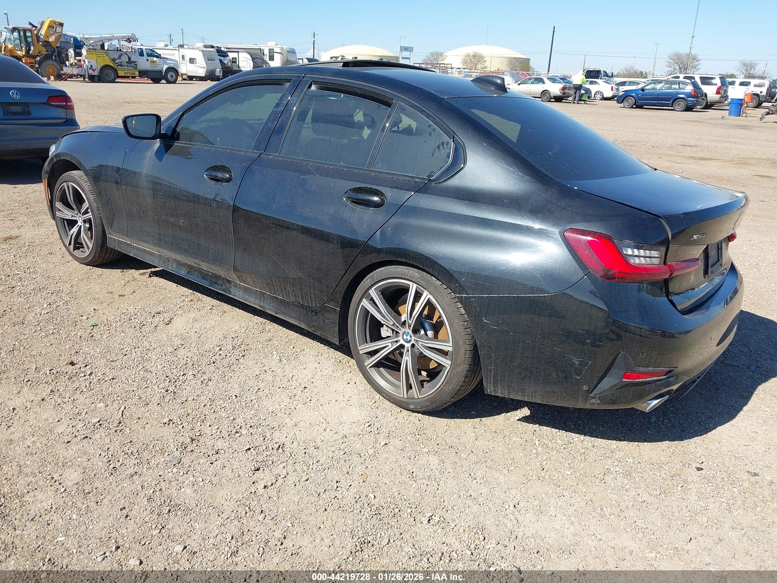 BMW 330I image 3