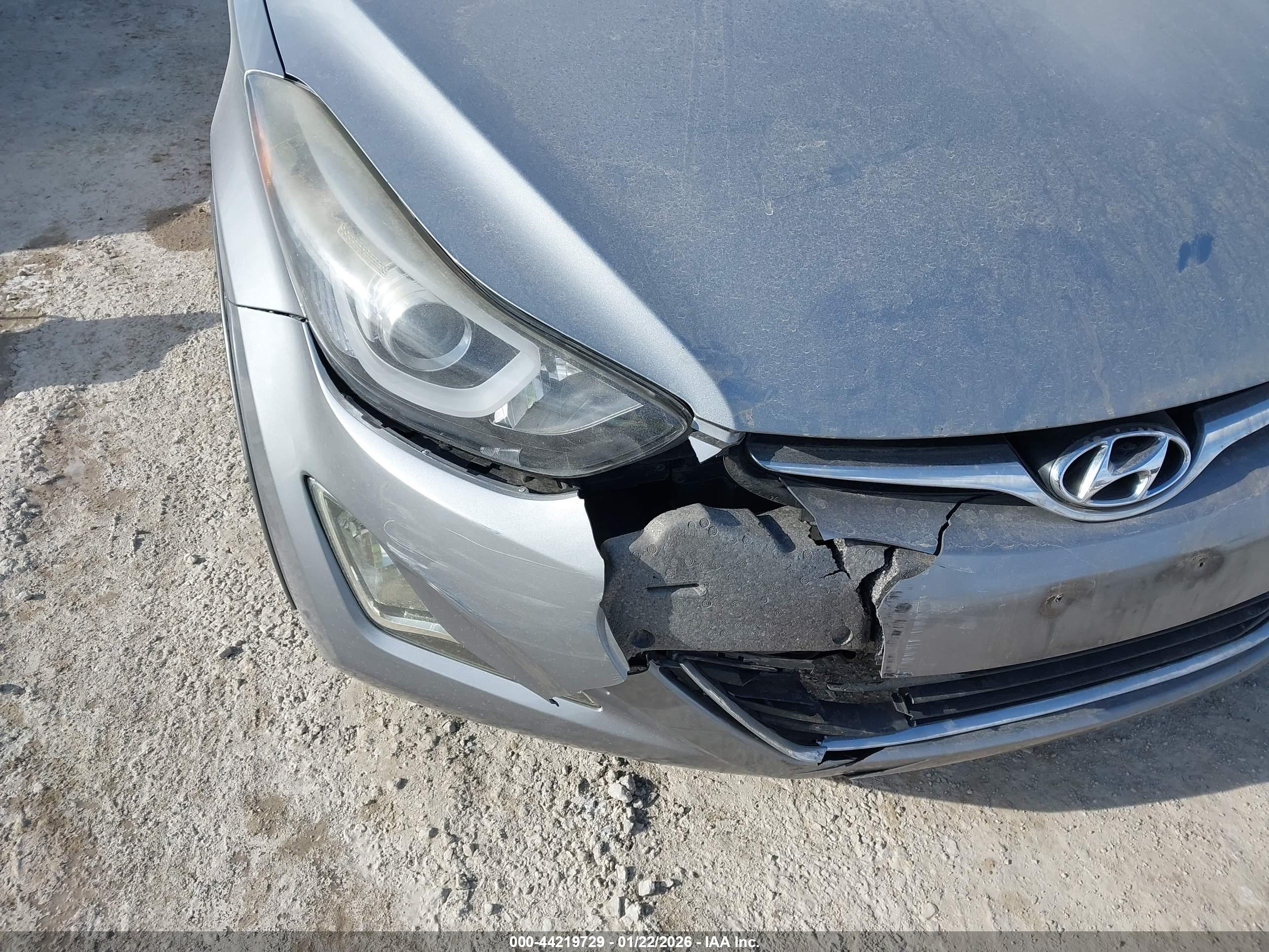 HYUNDAI ELANTRA image 6