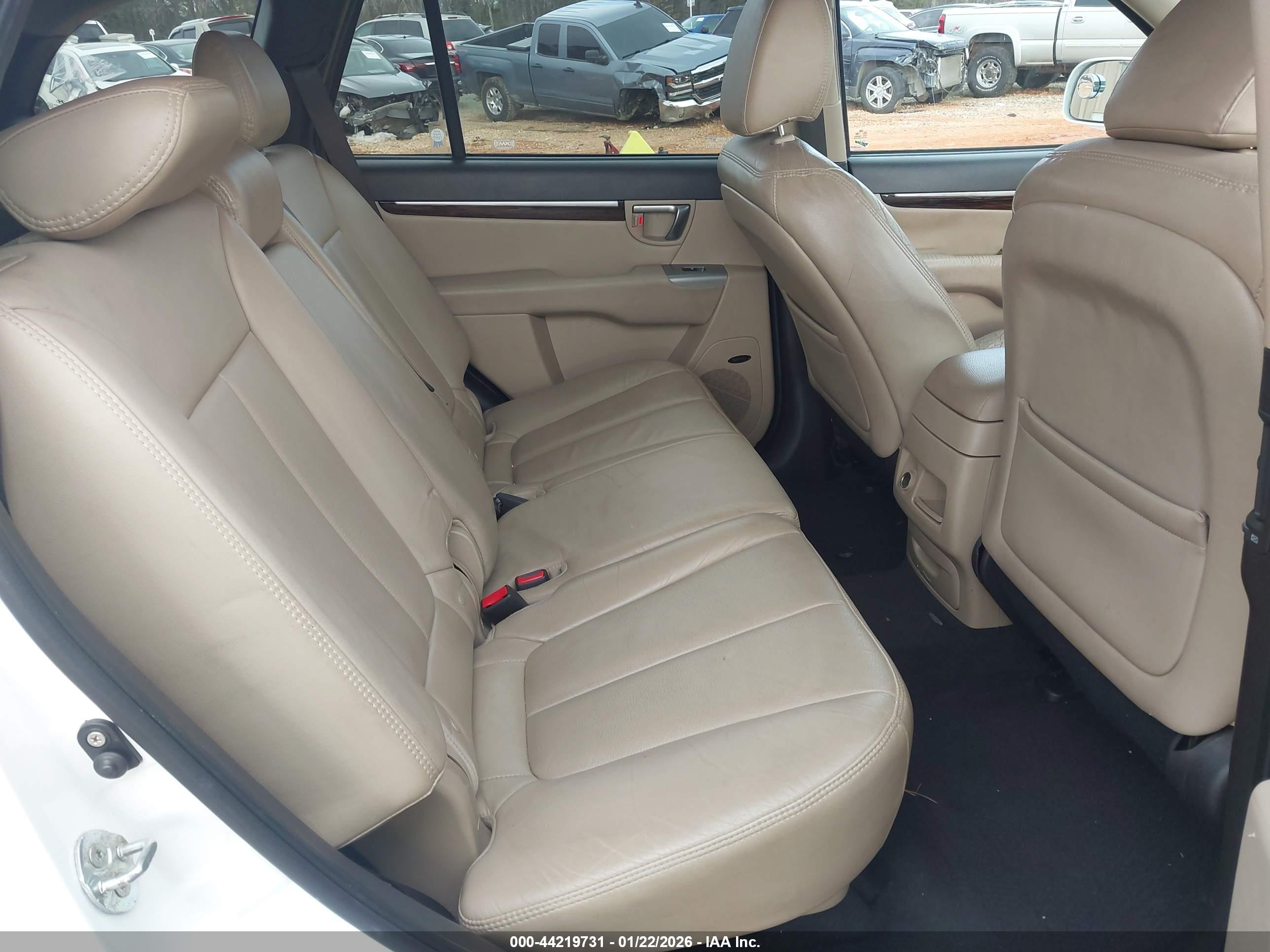 HYUNDAI SANTA image 8