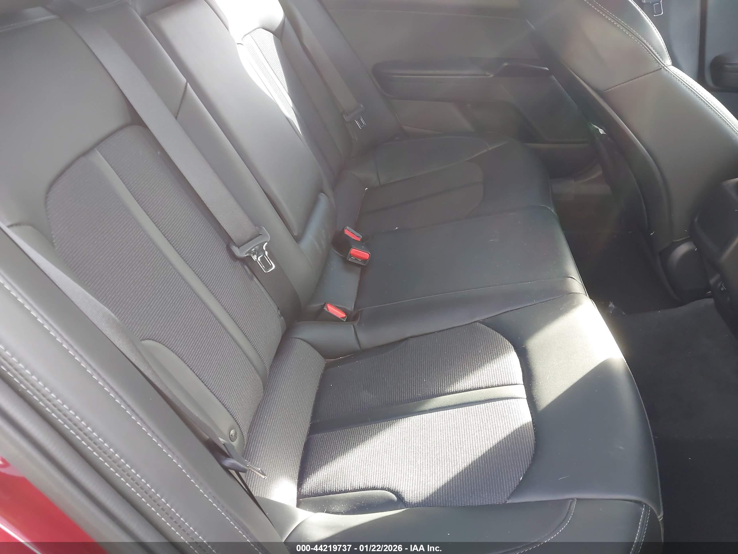 KIA K5 image 8
