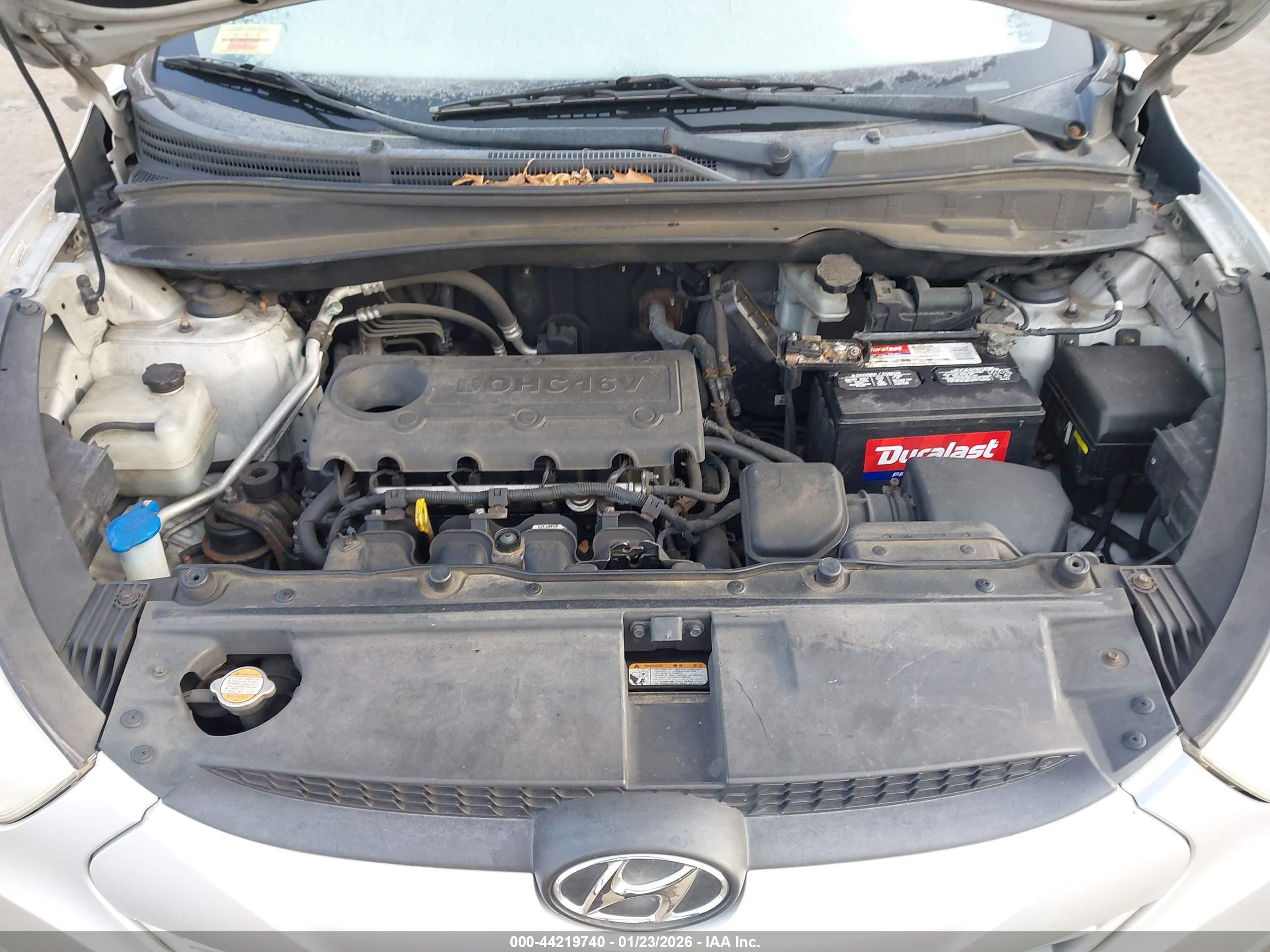 HYUNDAI TUCSON image 10