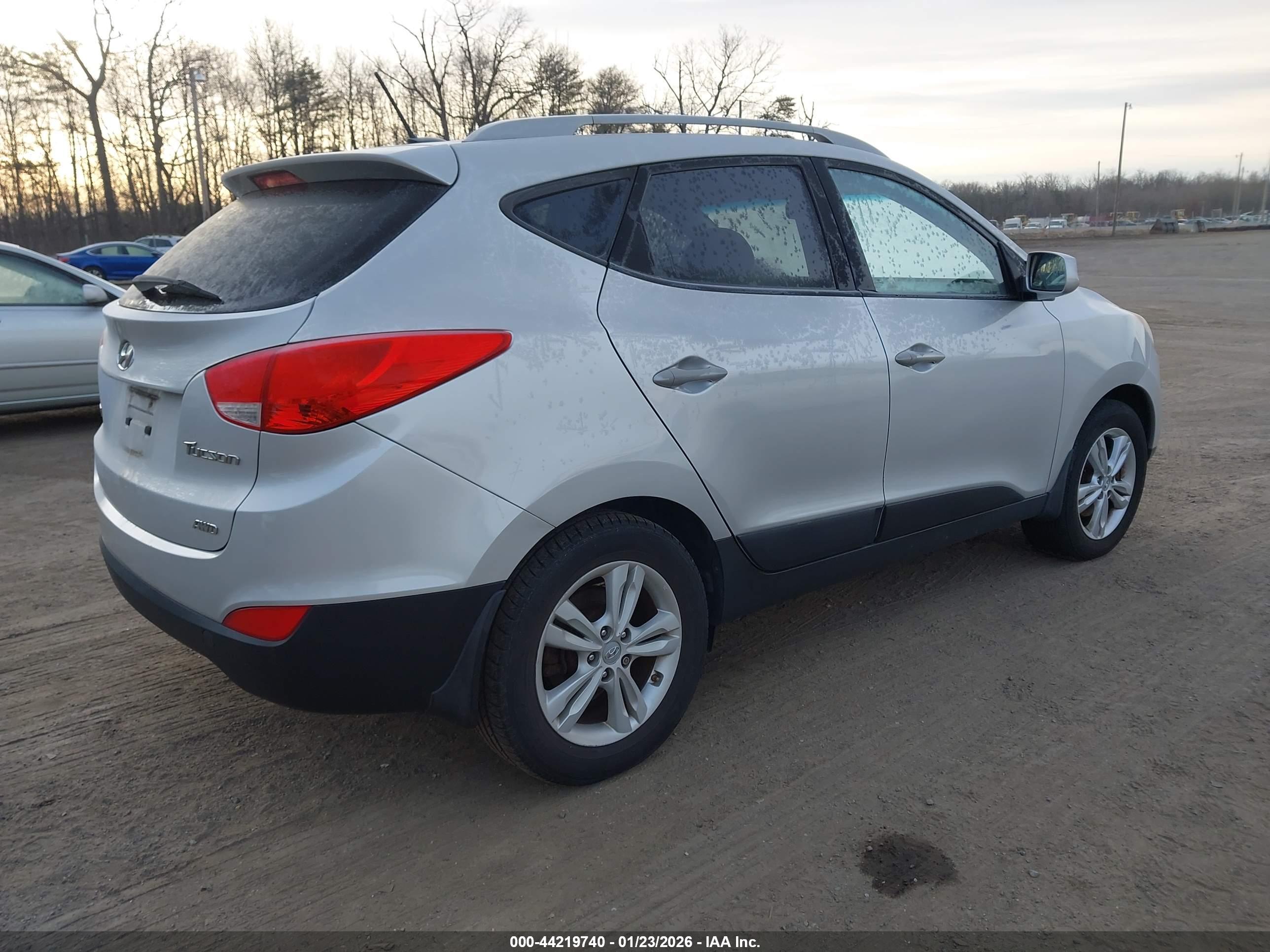 HYUNDAI TUCSON image 4