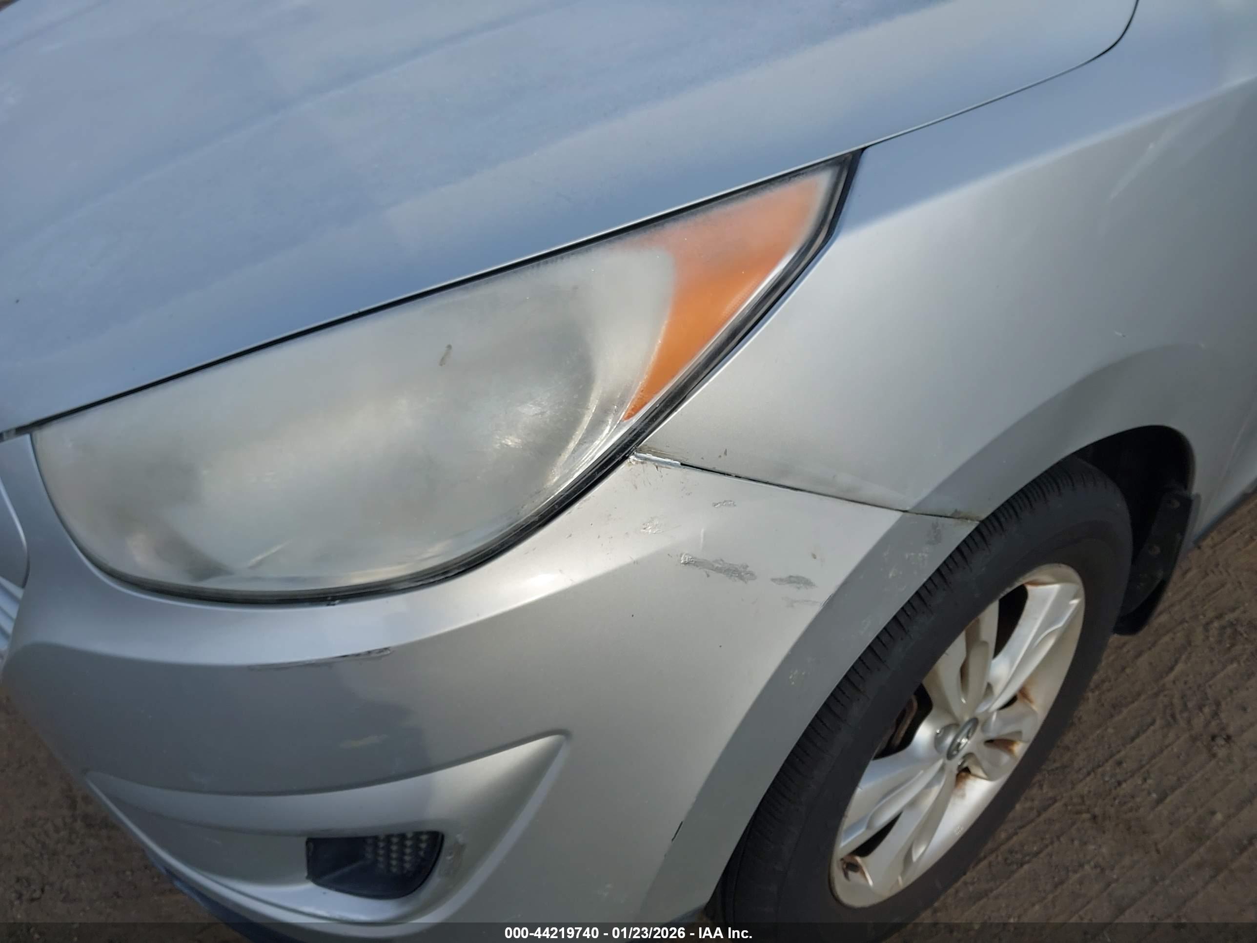 HYUNDAI TUCSON image 6