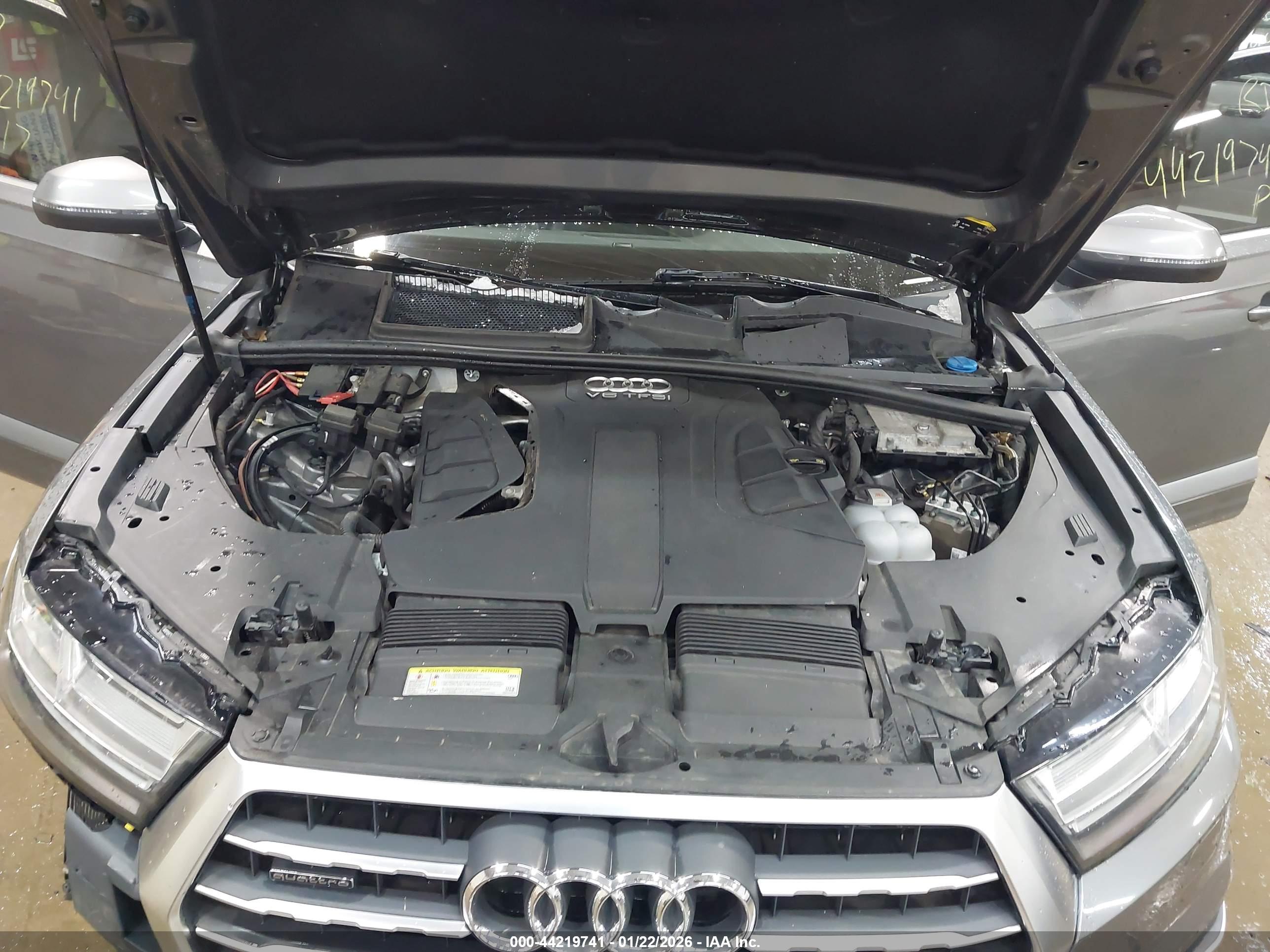 AUDI Q7 image 10