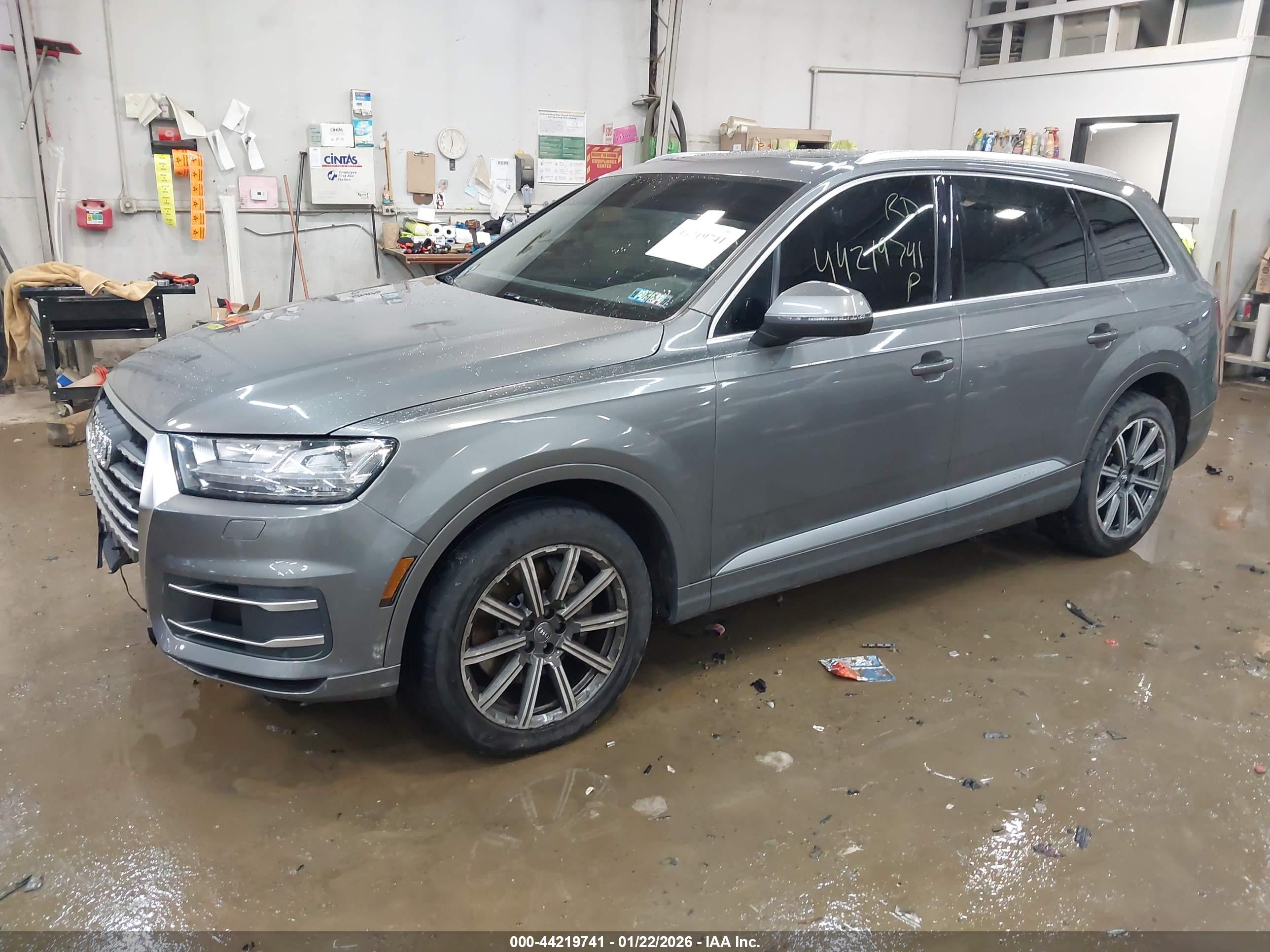 AUDI Q7 image 2