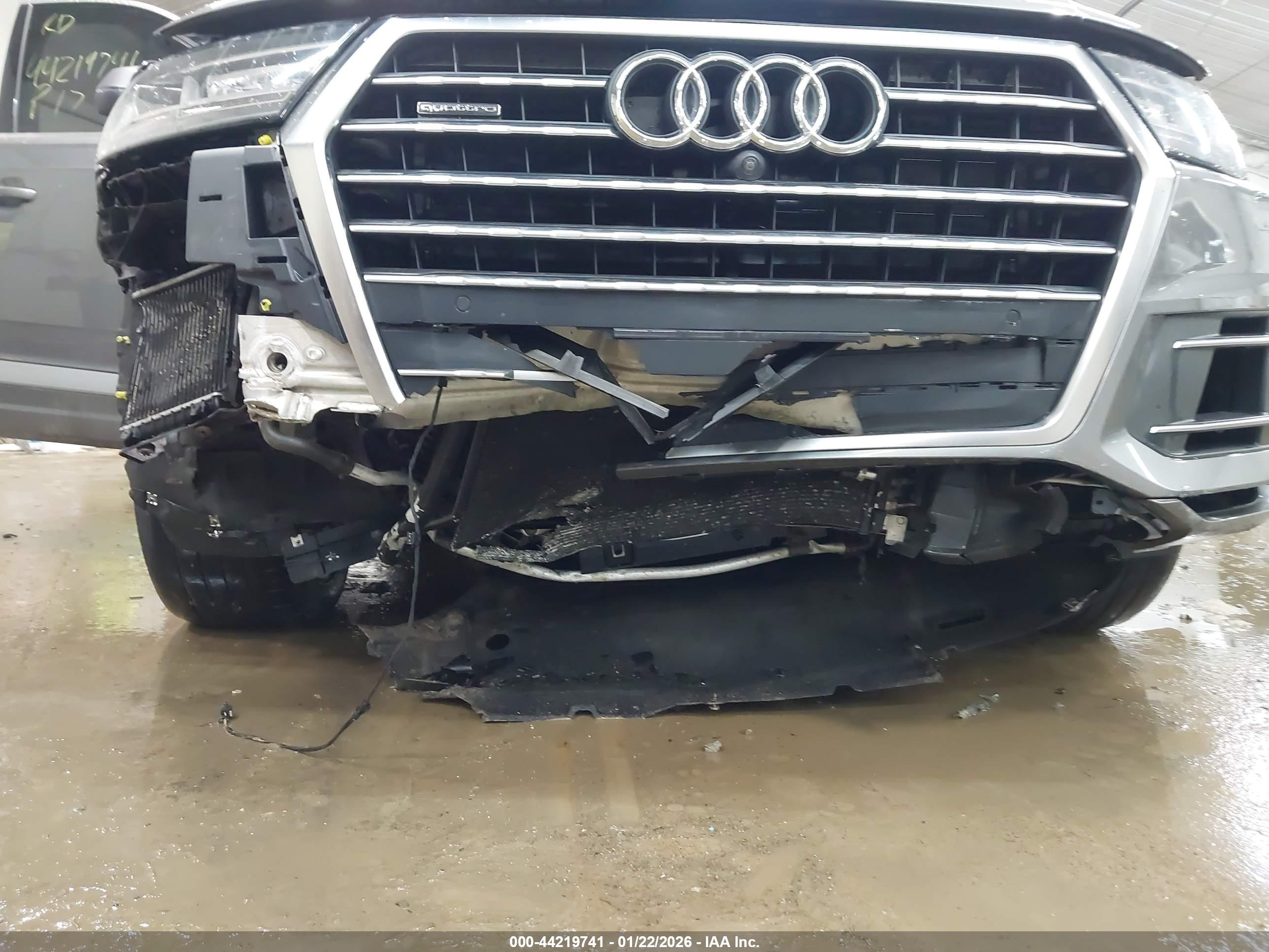 AUDI Q7 image 6