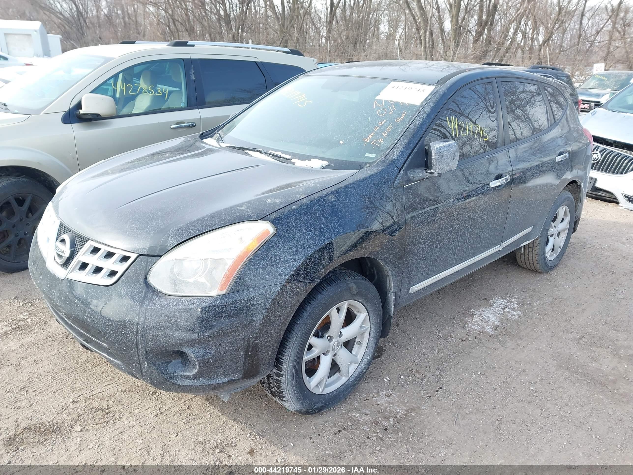 NISSAN ROGUE image 2