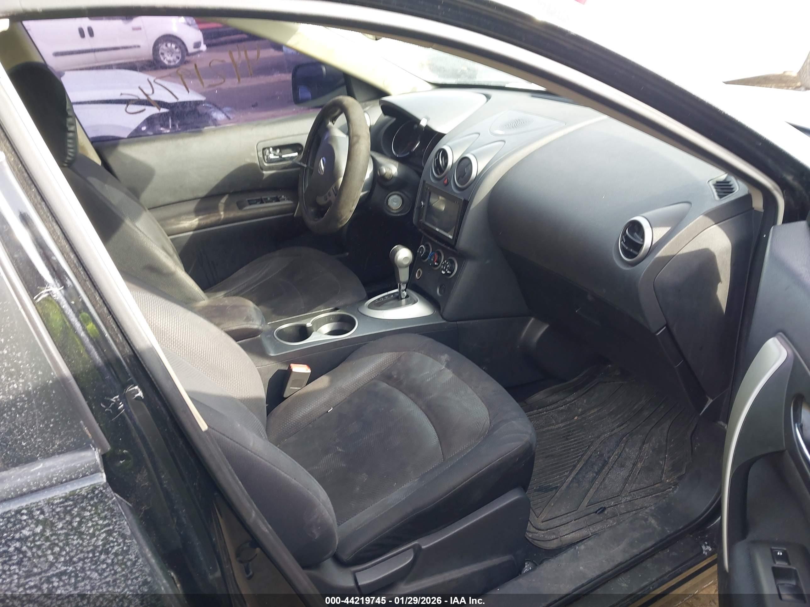 NISSAN ROGUE image 5