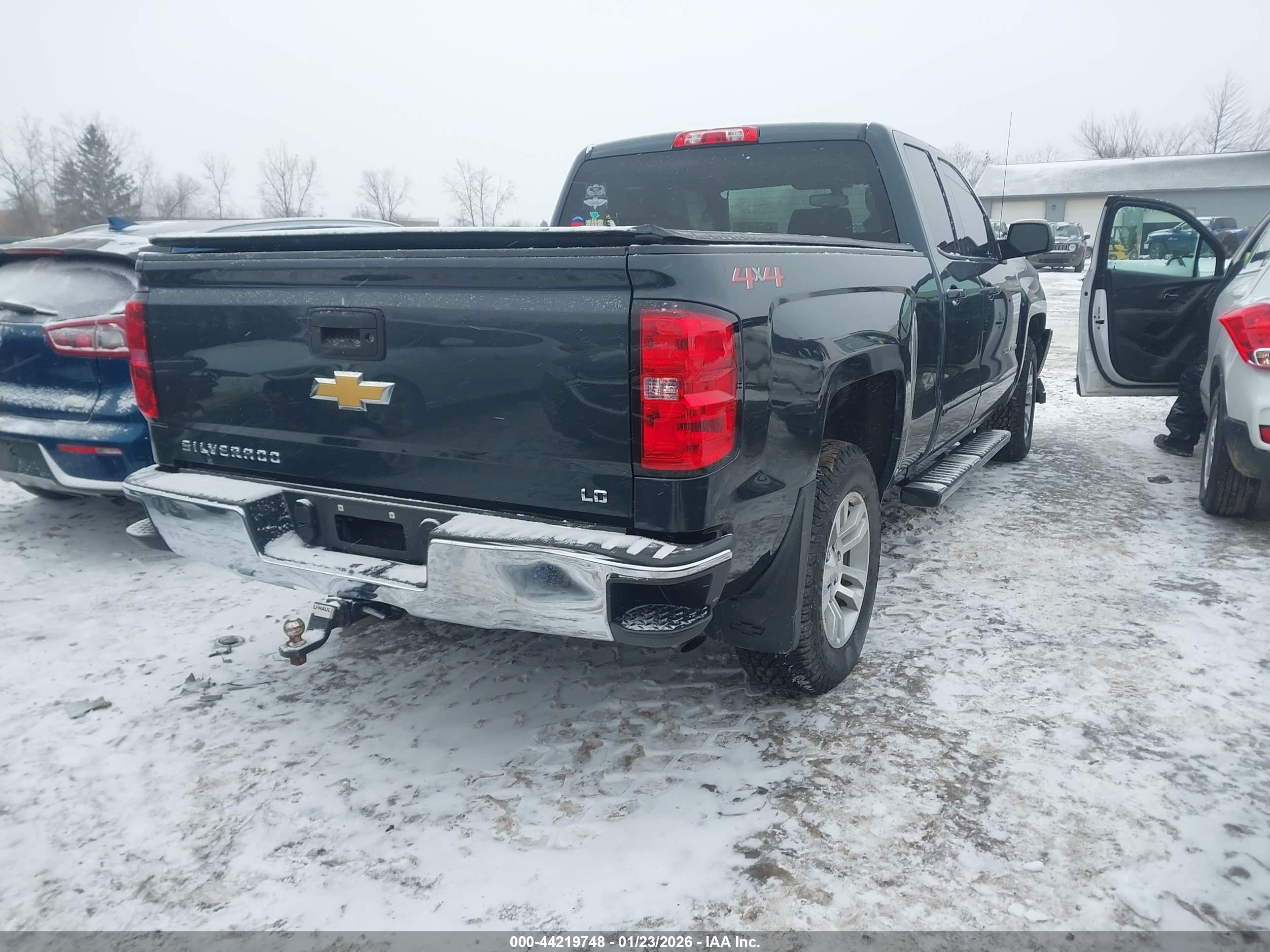 CHEVROLET SILVERADO image 4