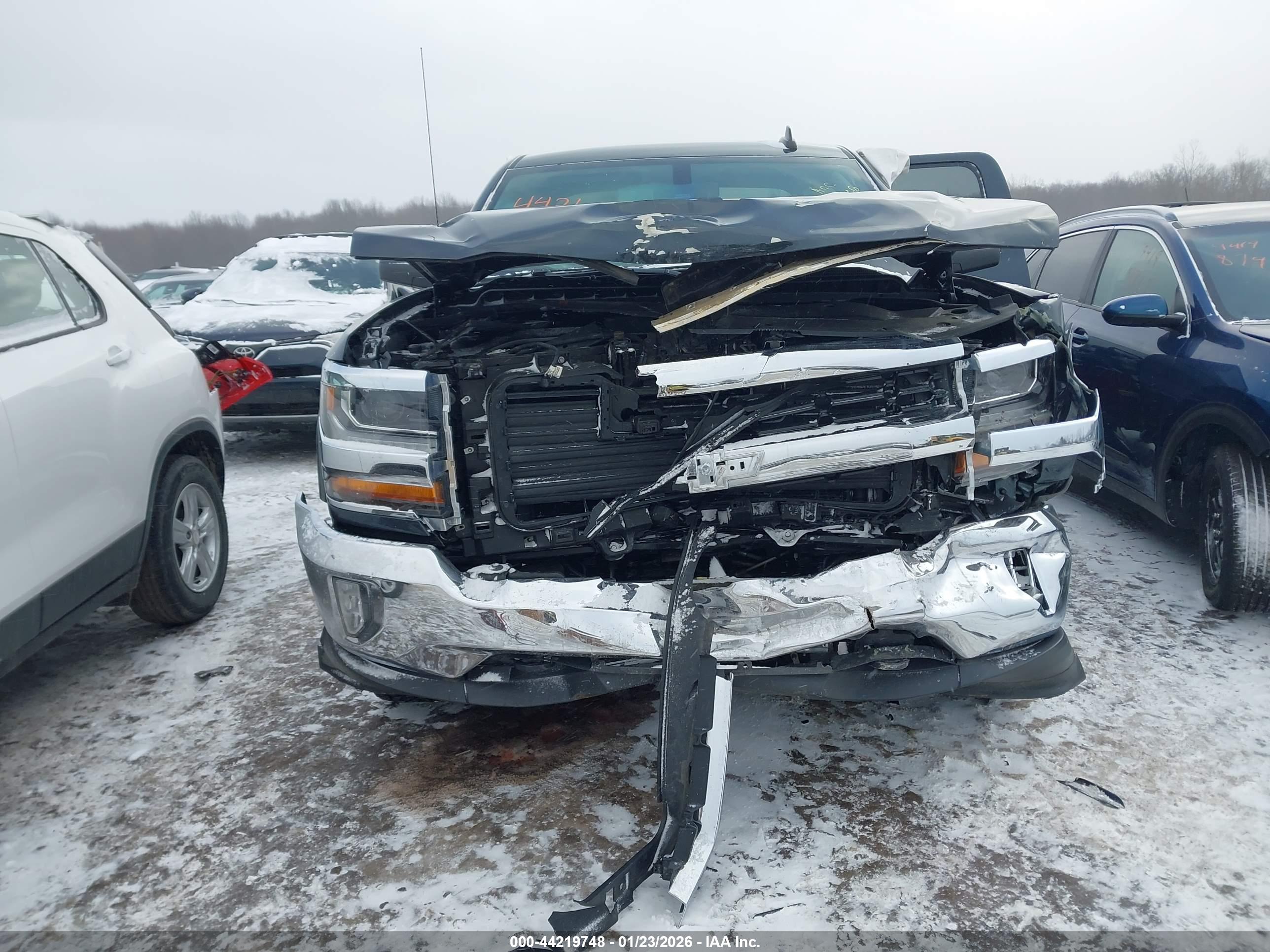 CHEVROLET SILVERADO image 6