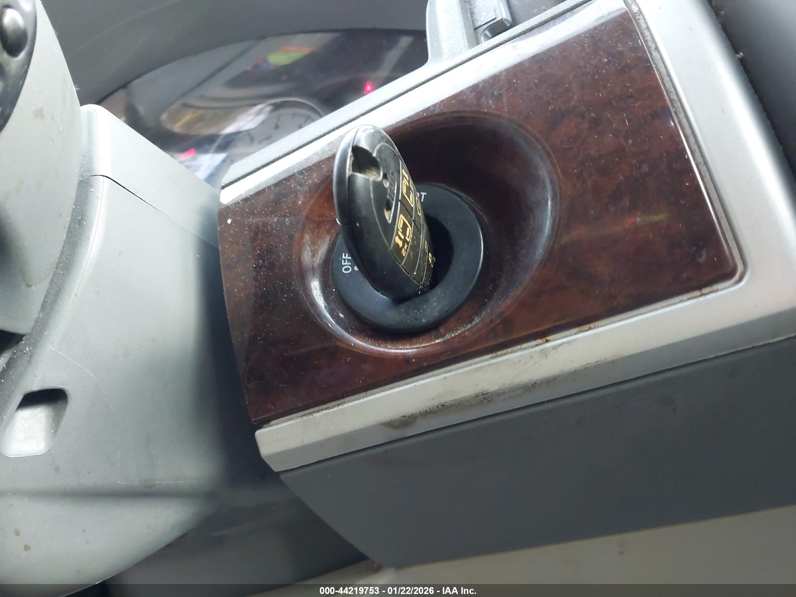 CHRYSLER TOWN image 11