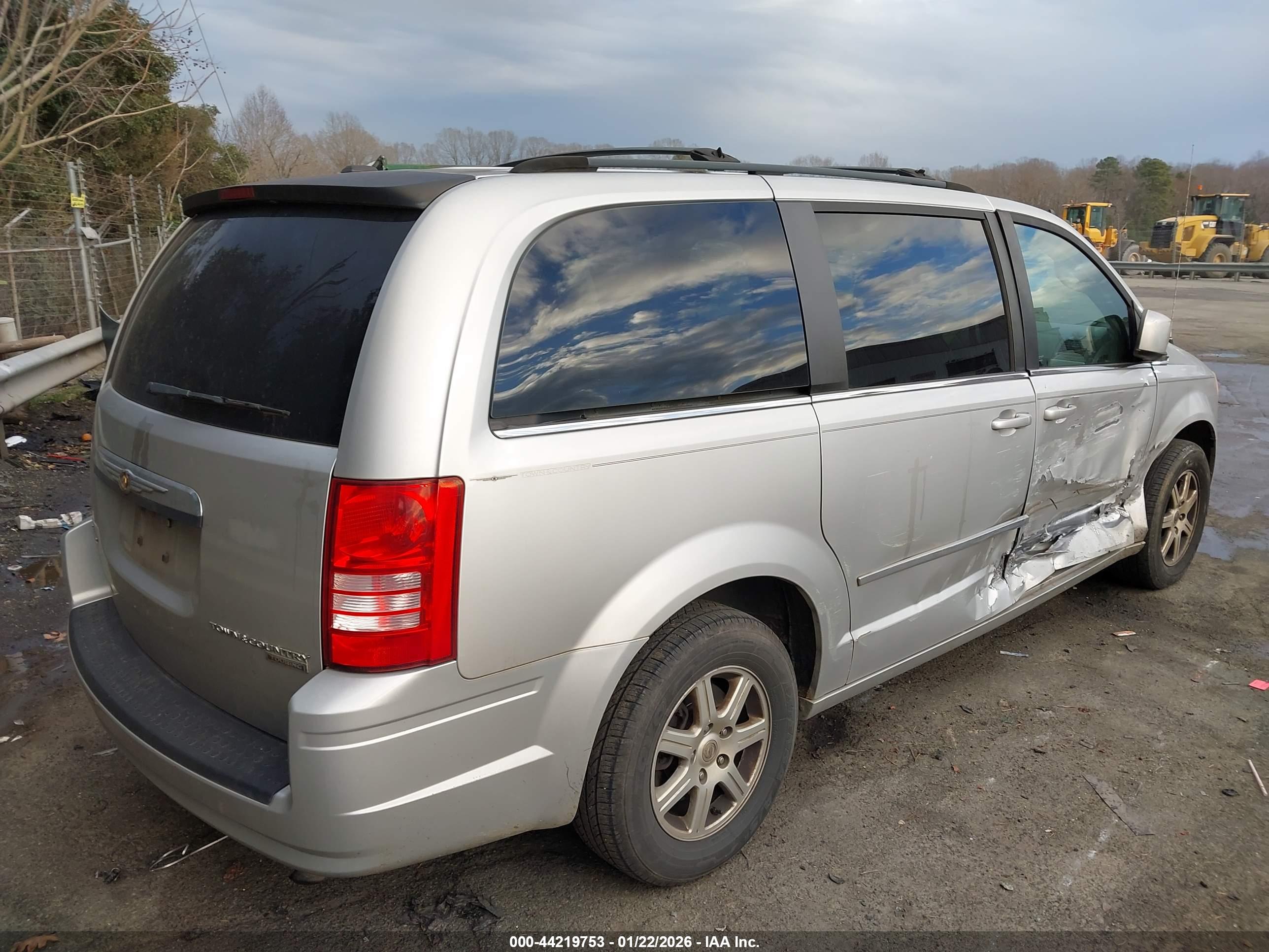 CHRYSLER TOWN image 4