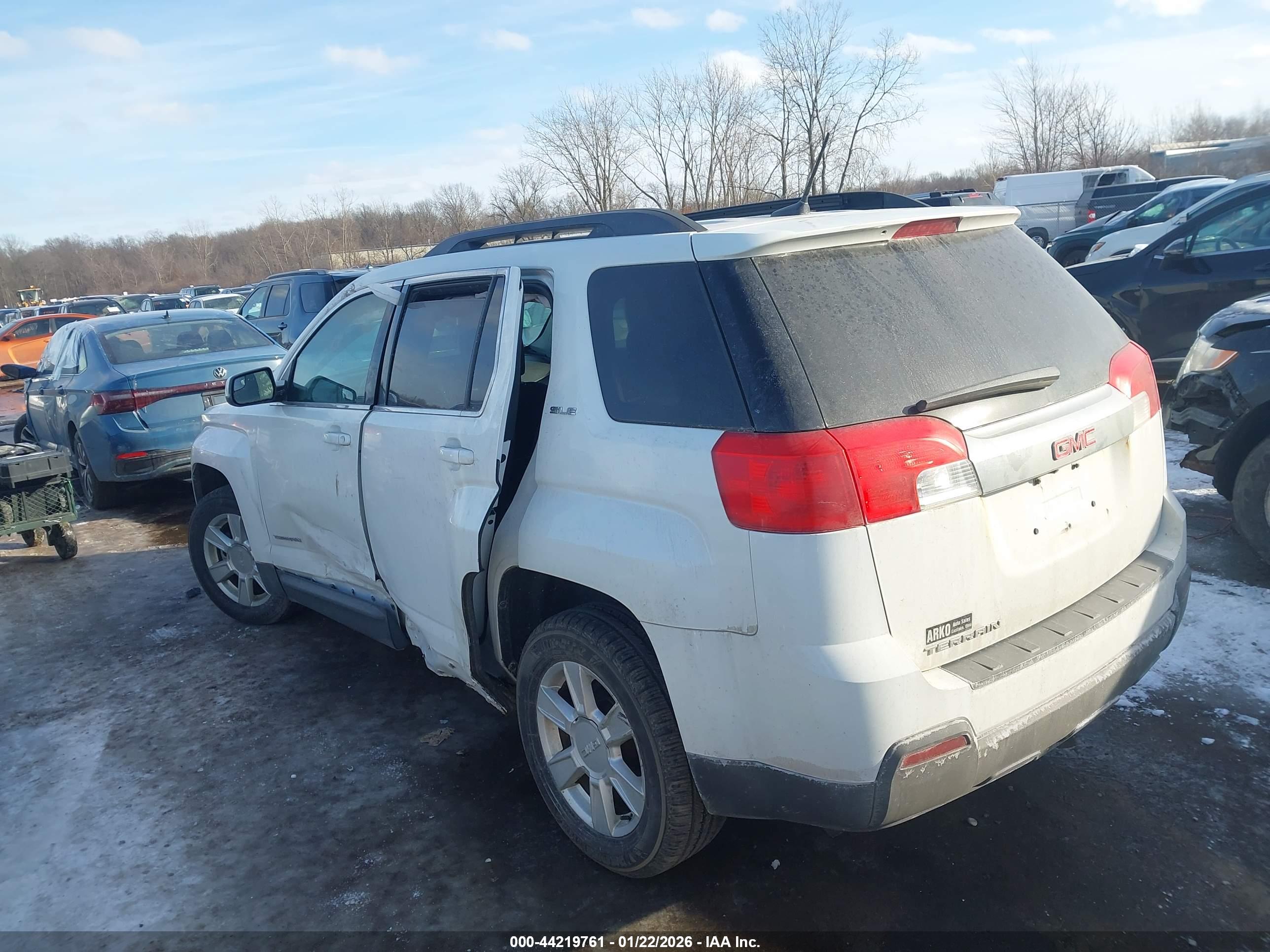GMC TERRAIN image 3