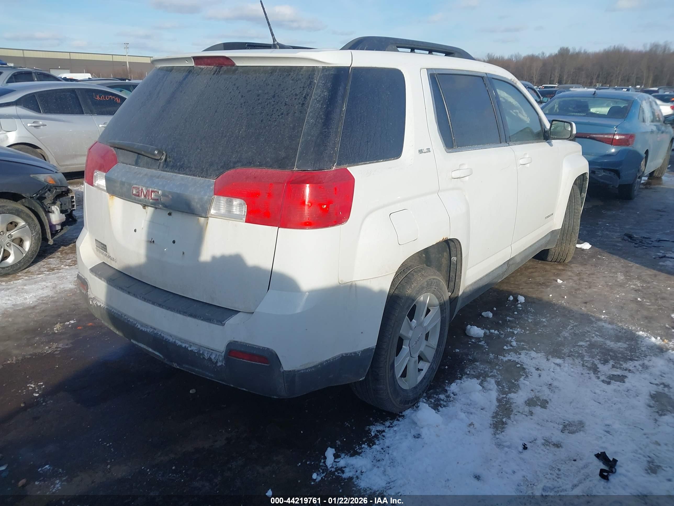 GMC TERRAIN image 4