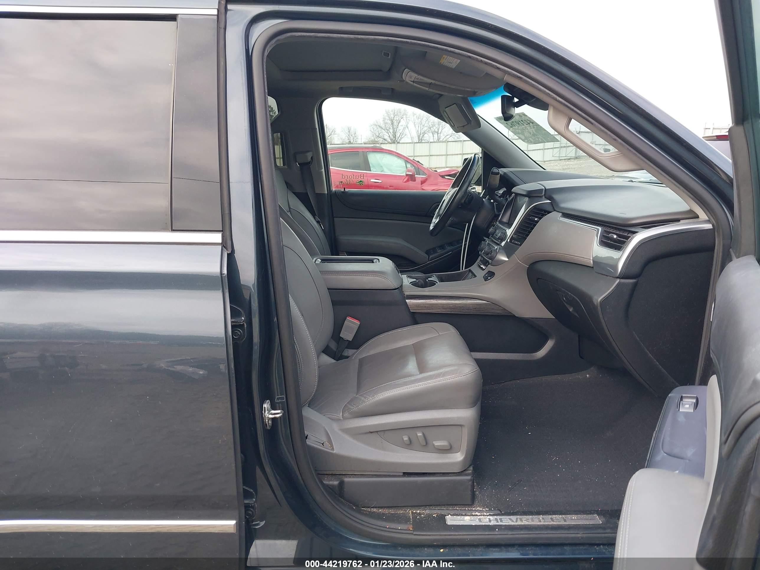 CHEVROLET TAHOE image 5