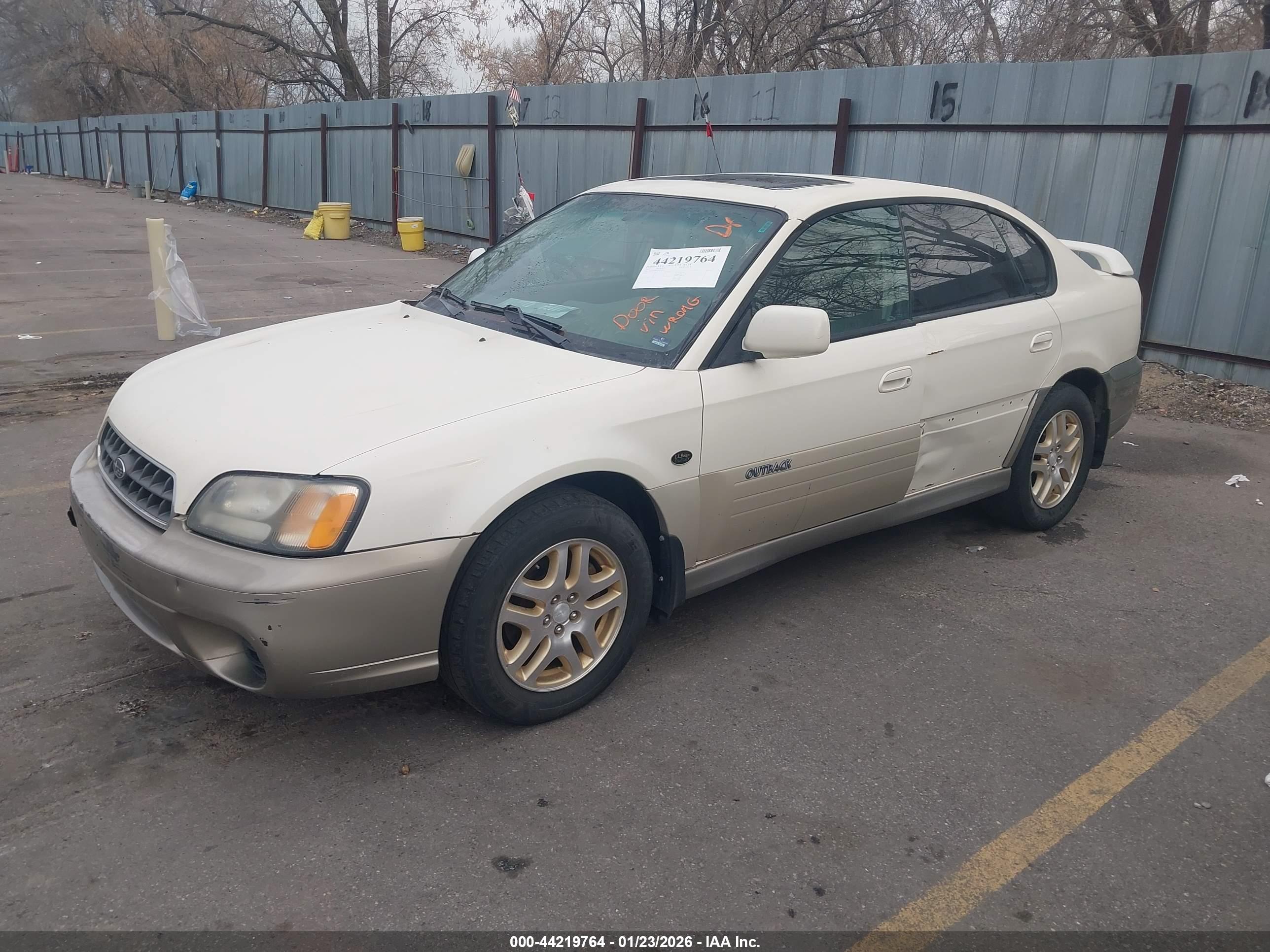 SUBARU OUTBACK image 2