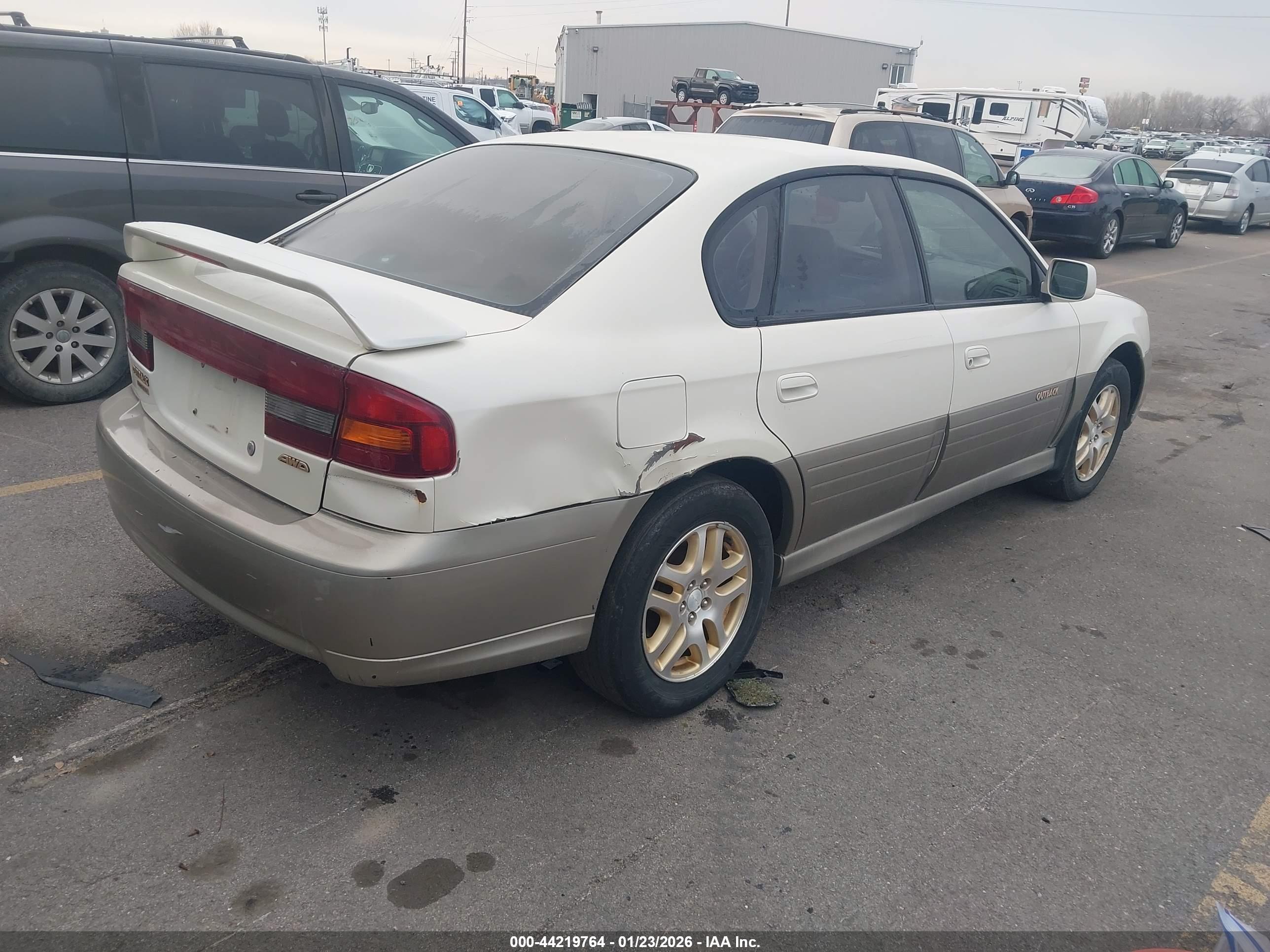 SUBARU OUTBACK image 4