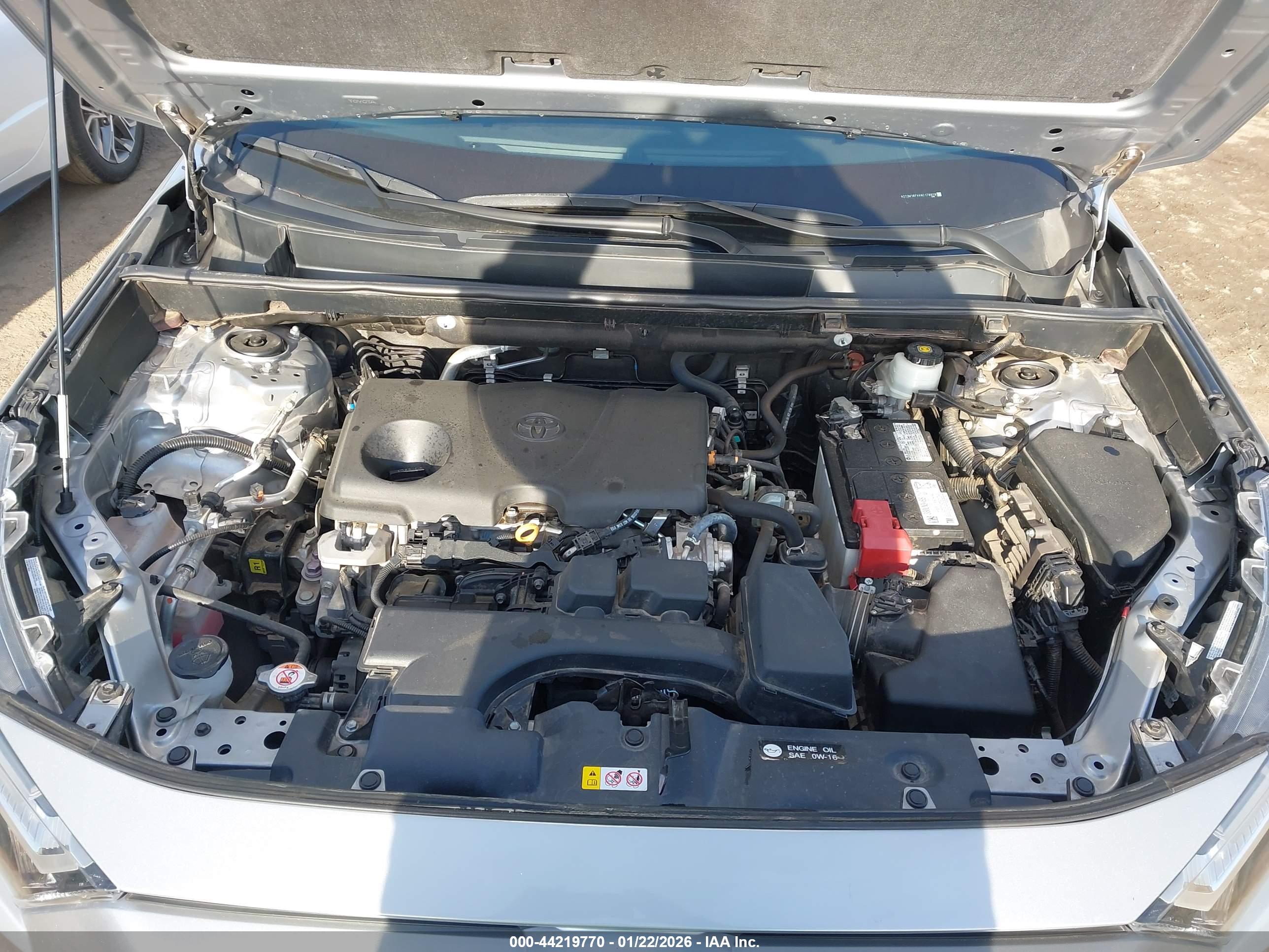TOYOTA RAV4 image 10