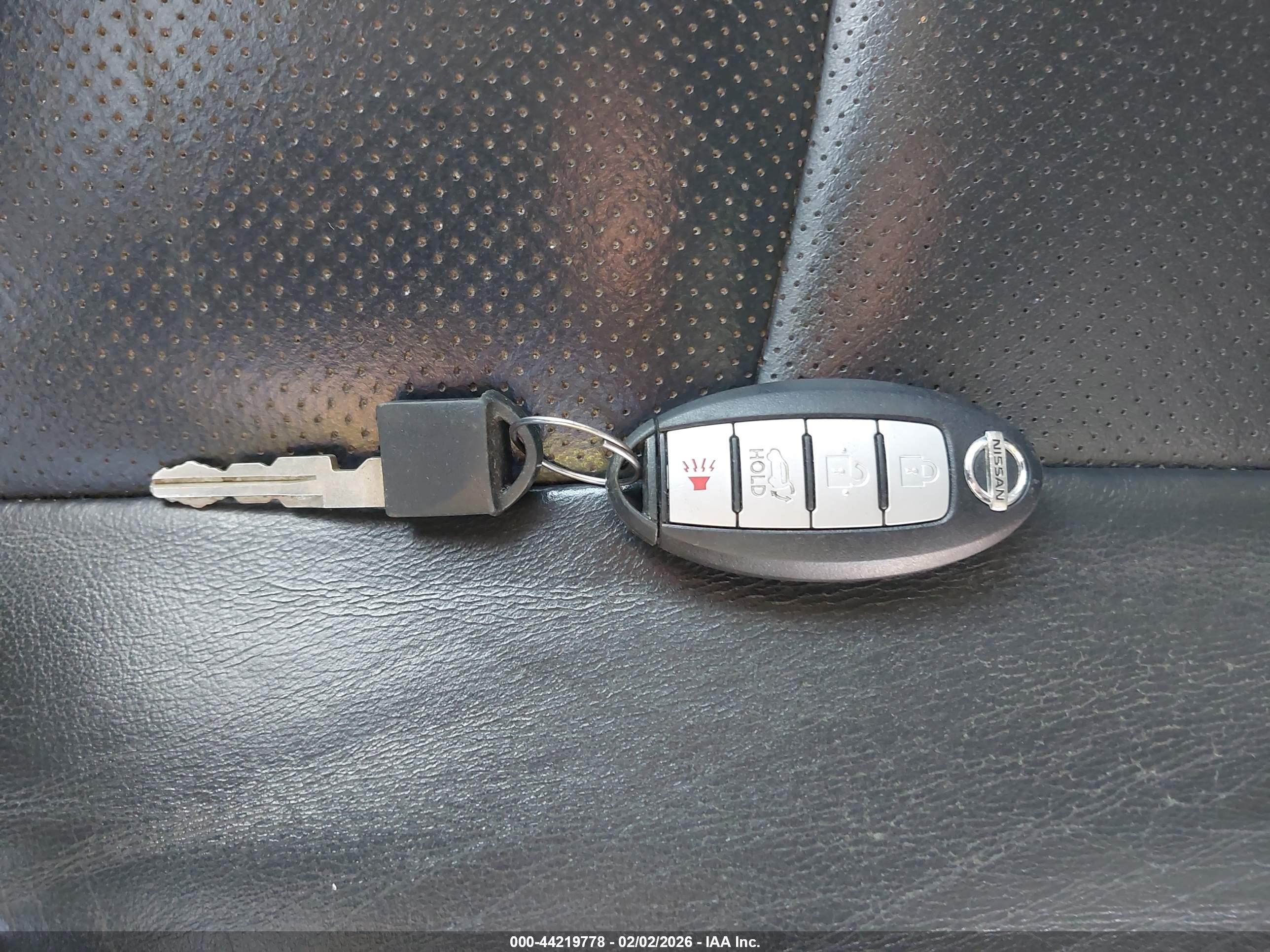 NISSAN ROGUE image 11