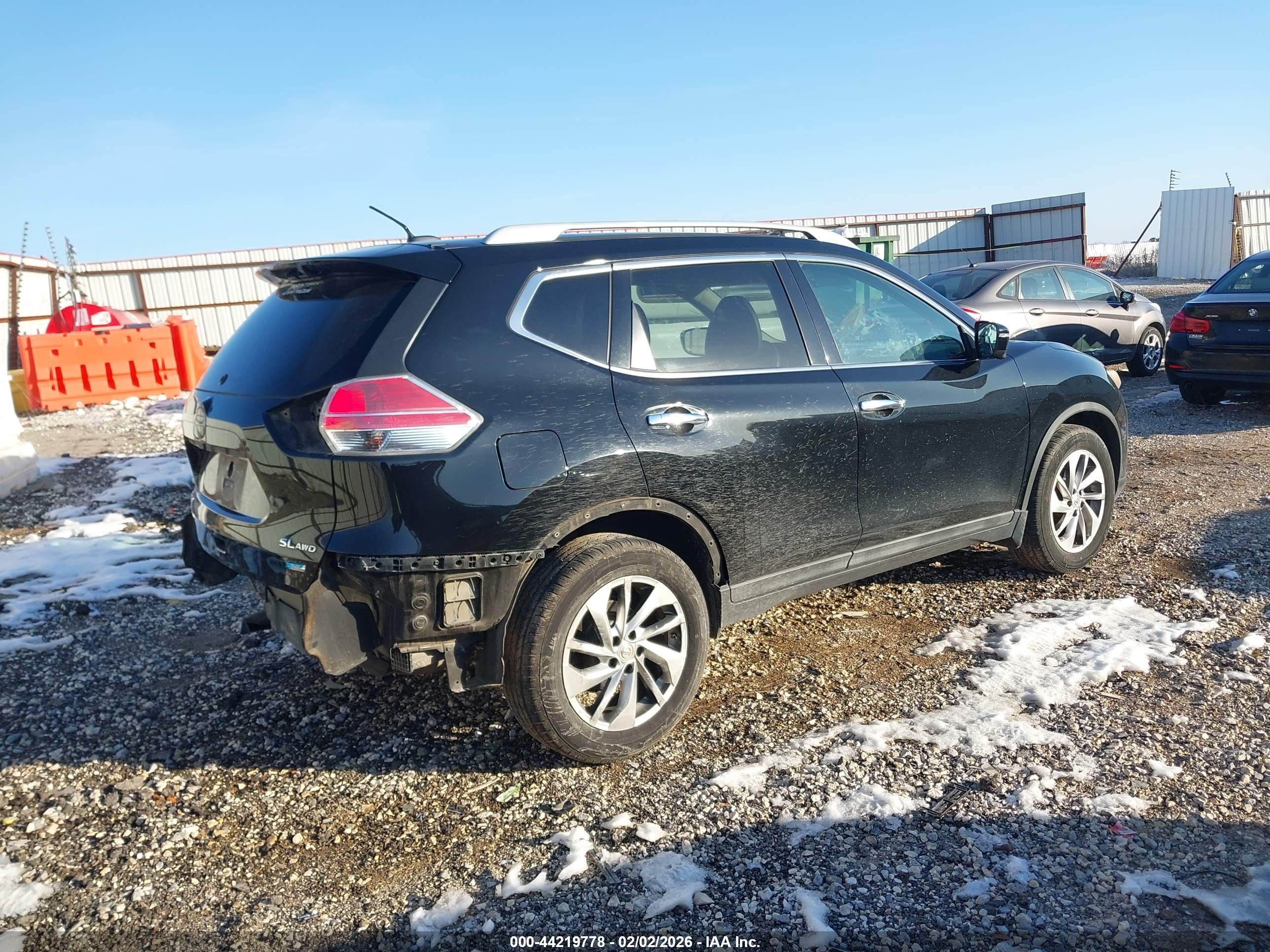 NISSAN ROGUE image 4