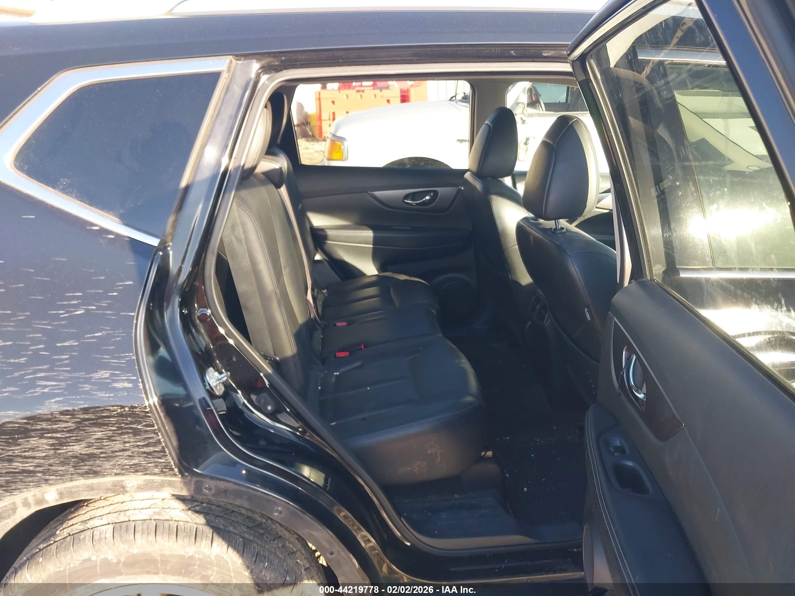 NISSAN ROGUE image 8