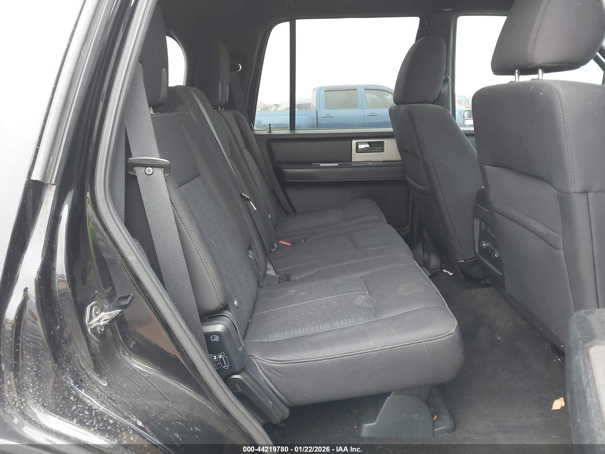 FORD EXPEDITION image 8