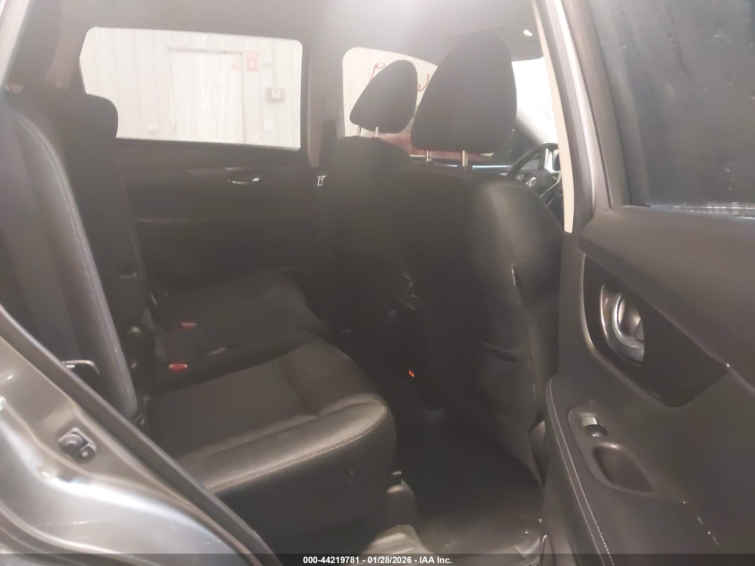 NISSAN ROGUE image 8