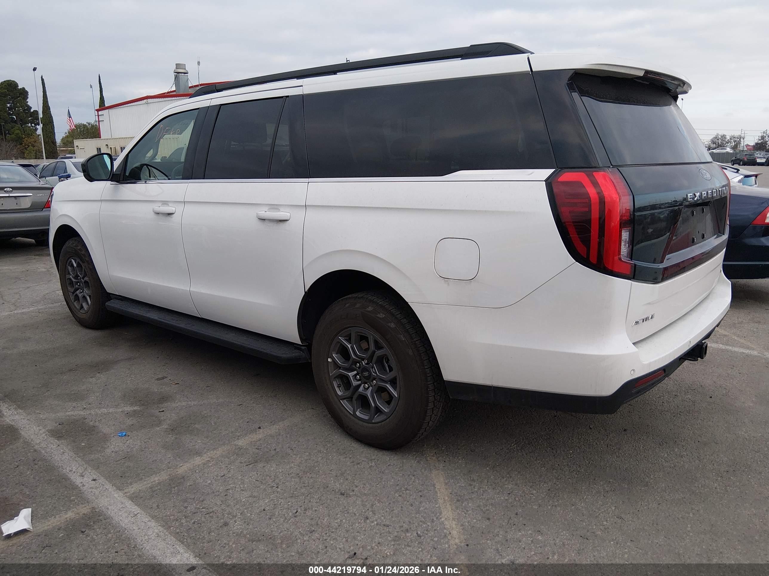 FORD EXPEDITION image 3