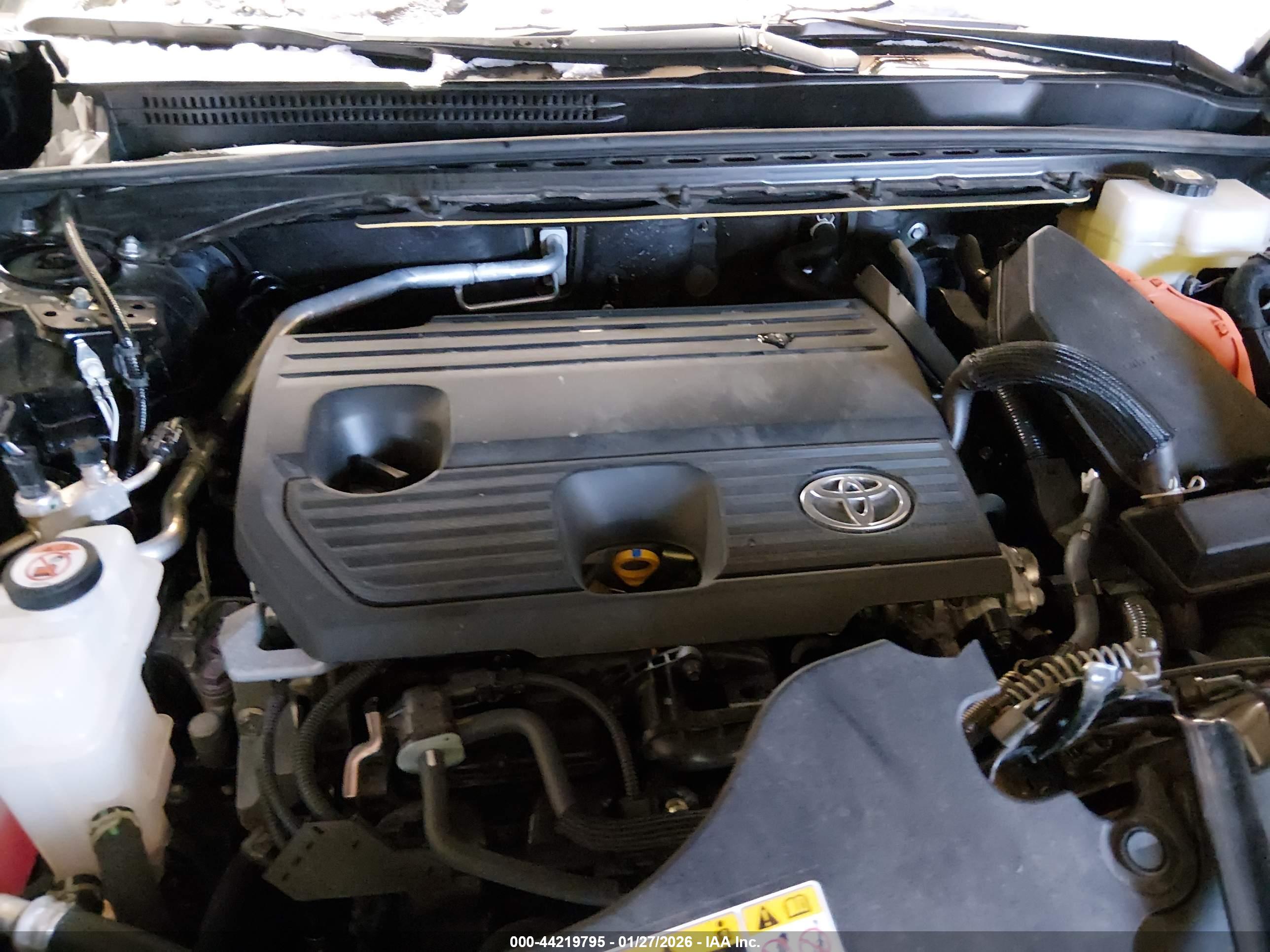 TOYOTA CROWN image 10