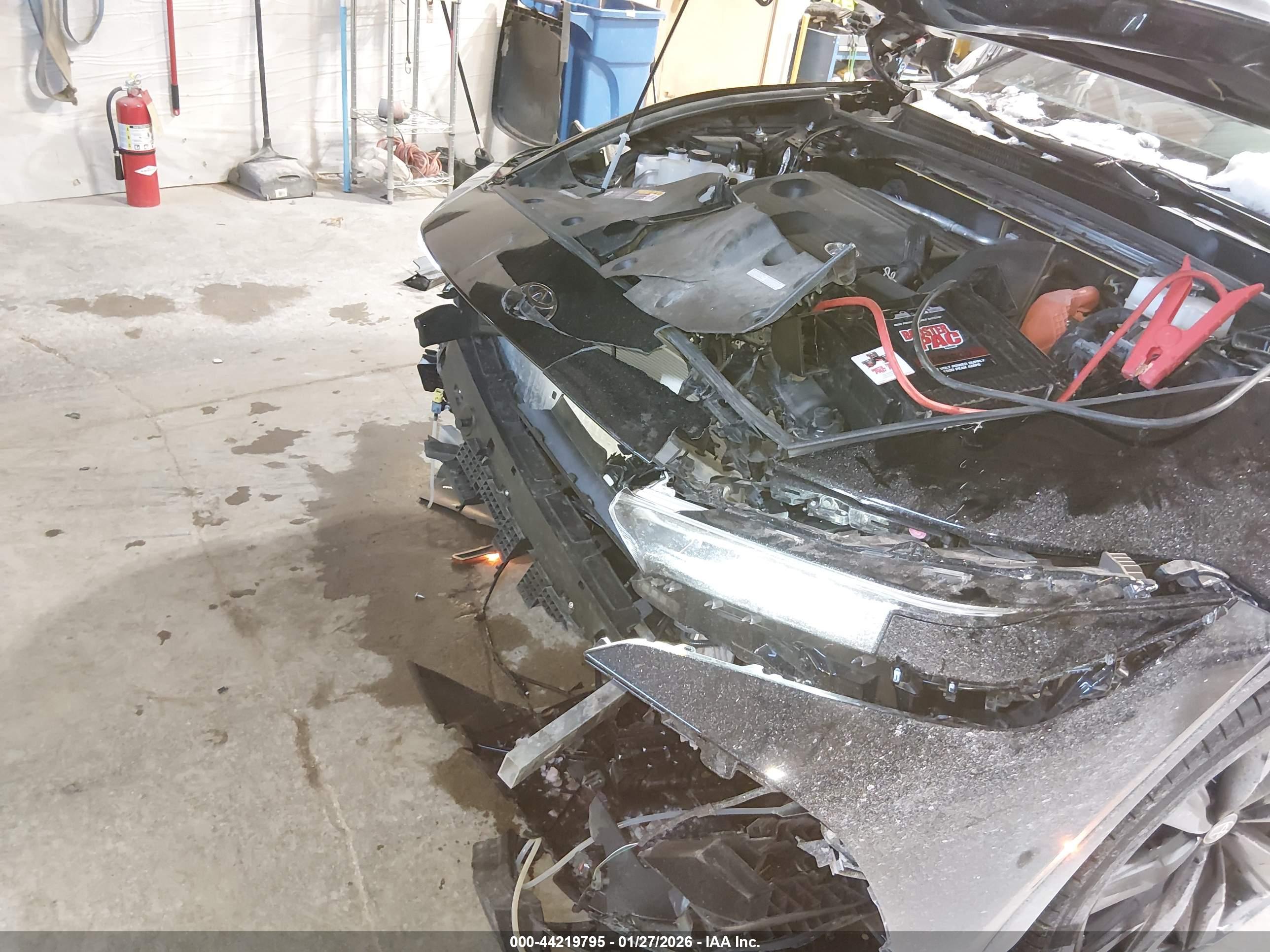 TOYOTA CROWN image 6