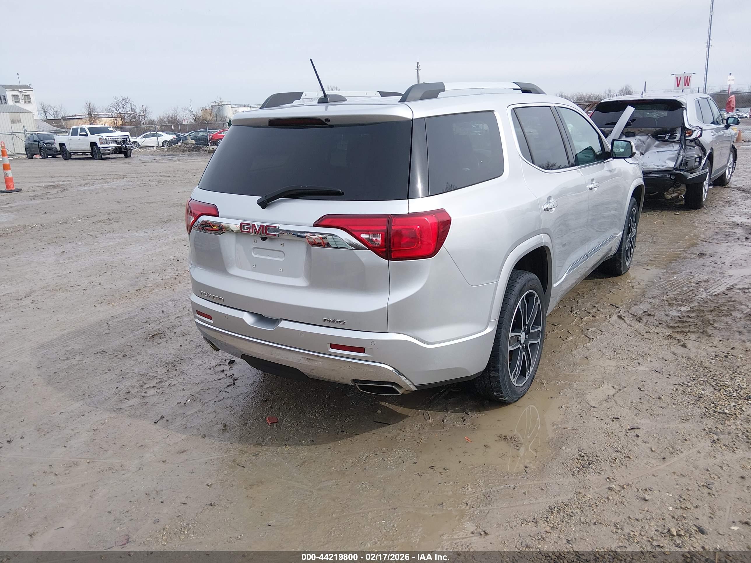 GMC ACADIA image 4