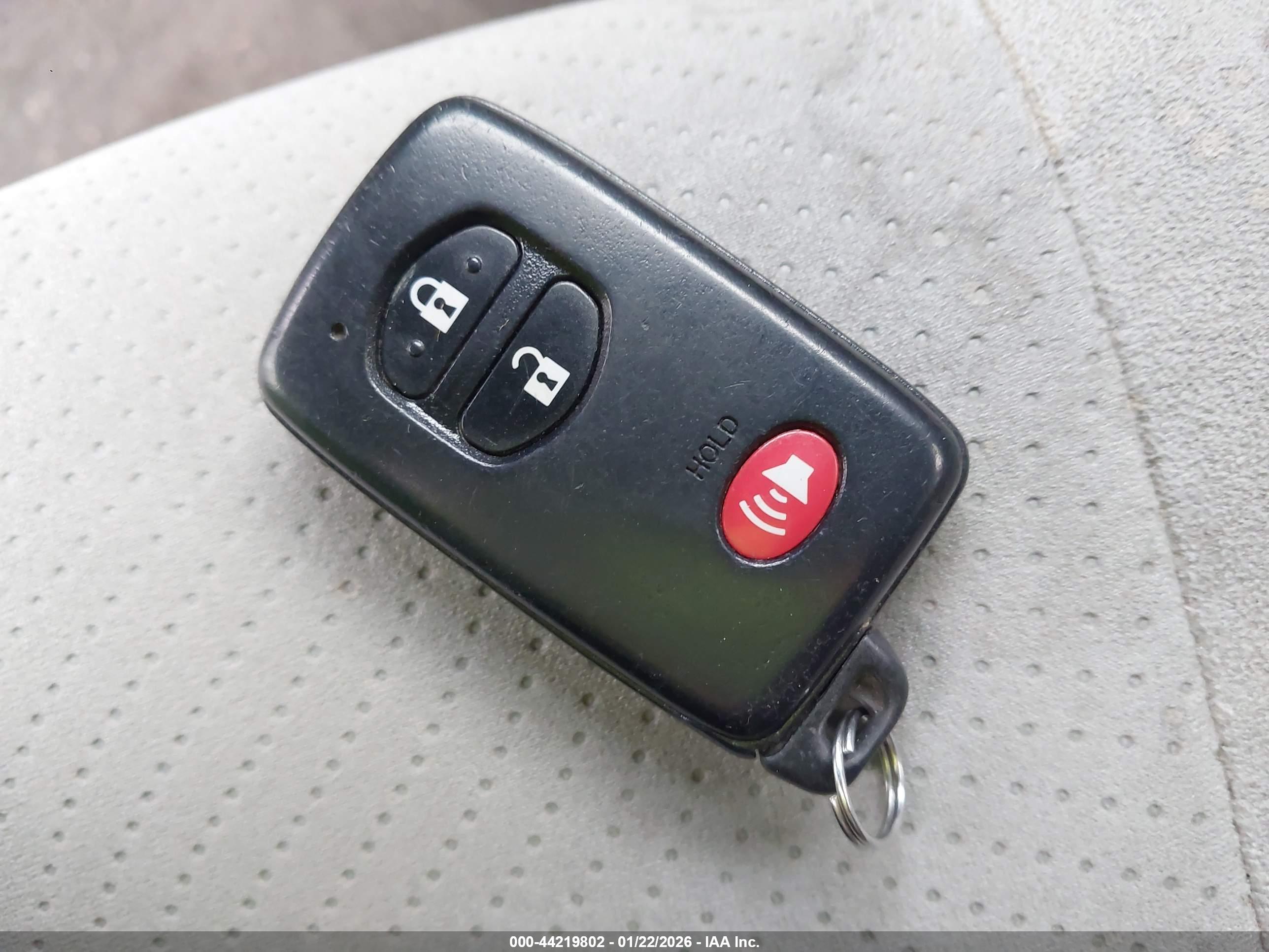 TOYOTA PRIUS image 11