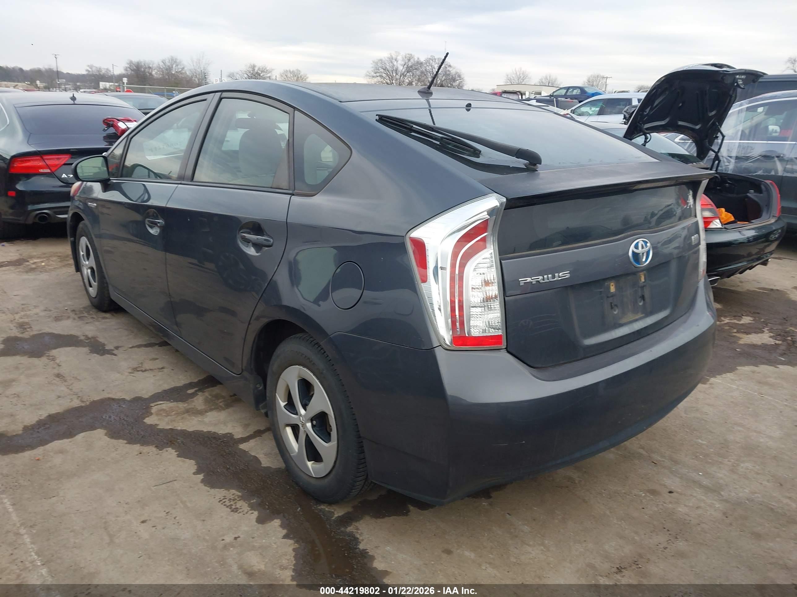 TOYOTA PRIUS image 3
