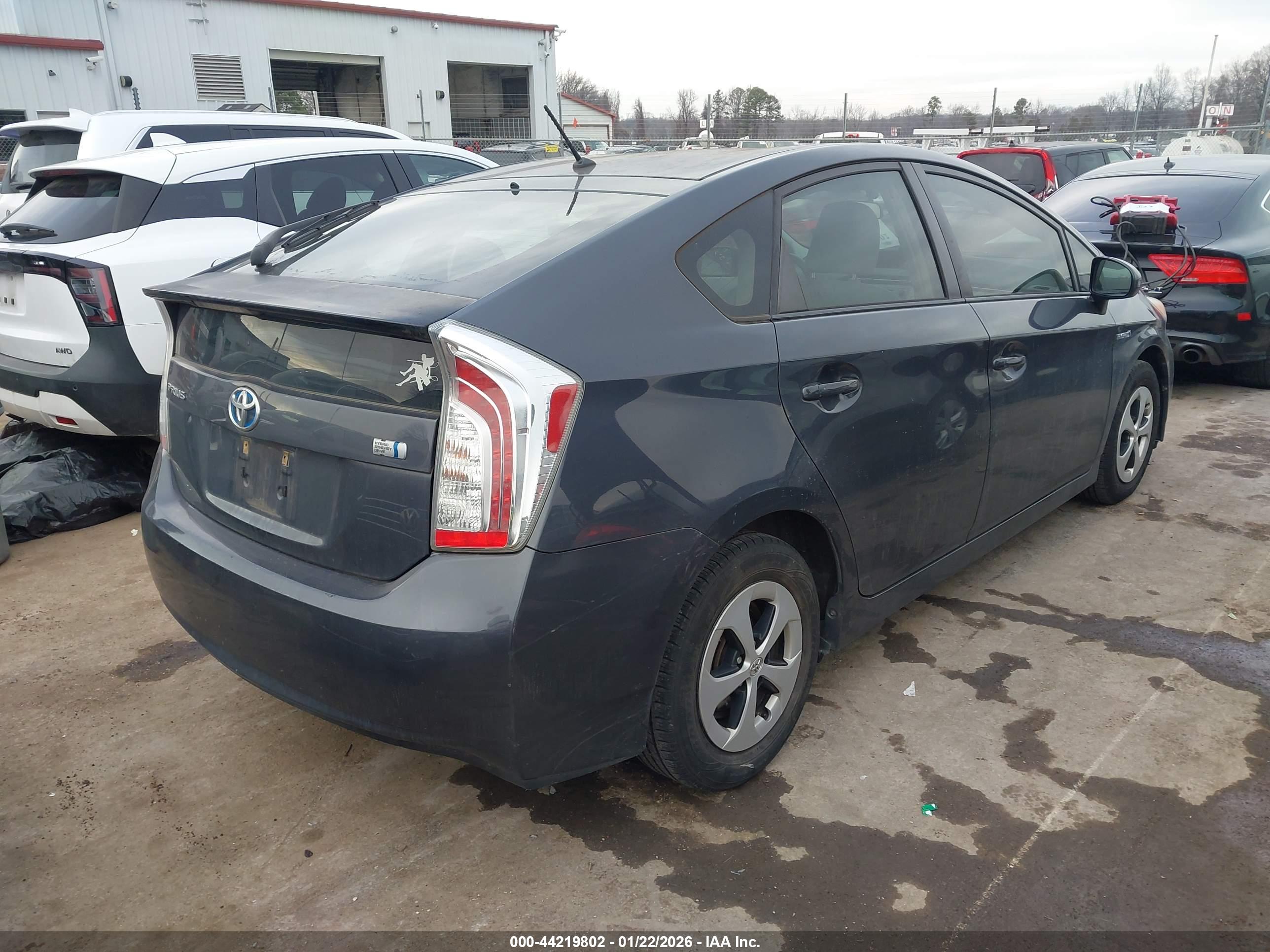 TOYOTA PRIUS image 4