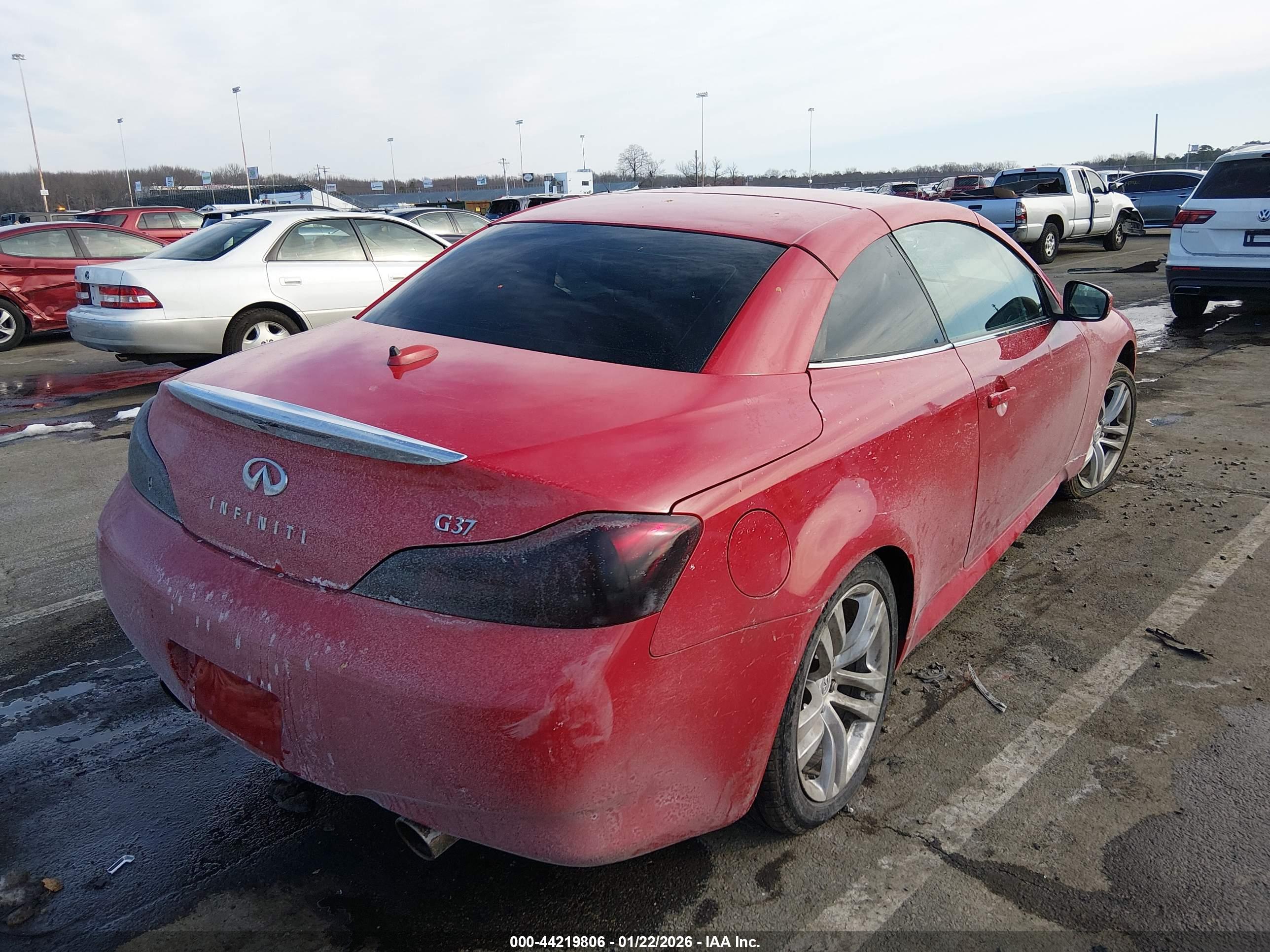 INFINITI G37 image 4