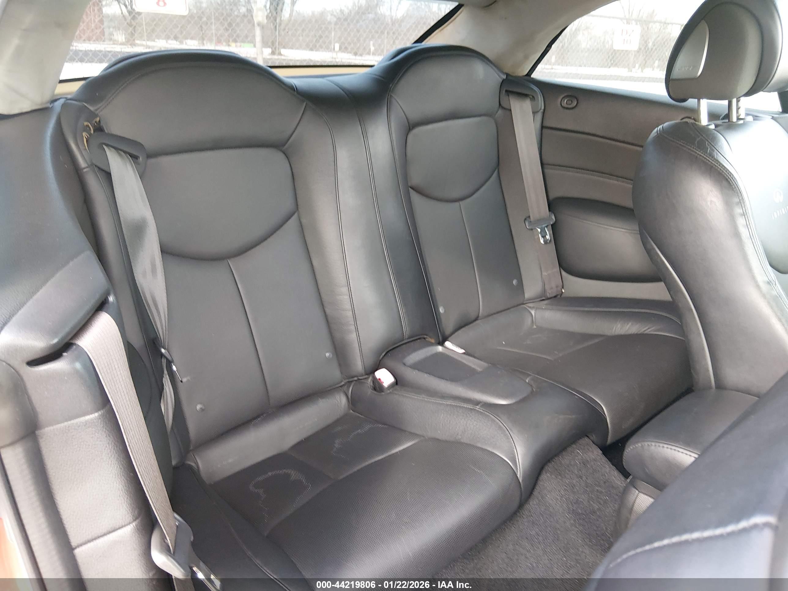INFINITI G37 image 8