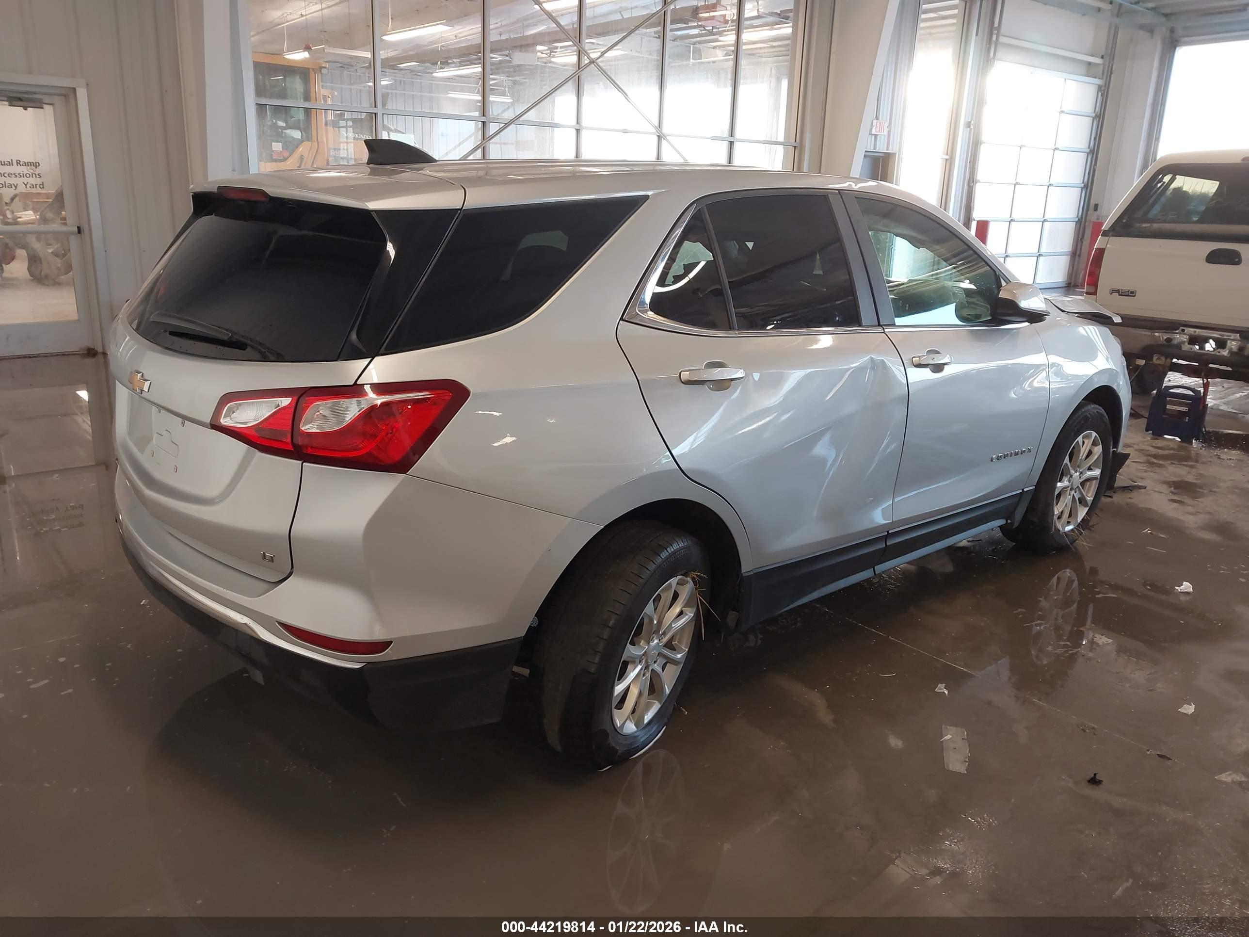 CHEVROLET EQUINOX image 4