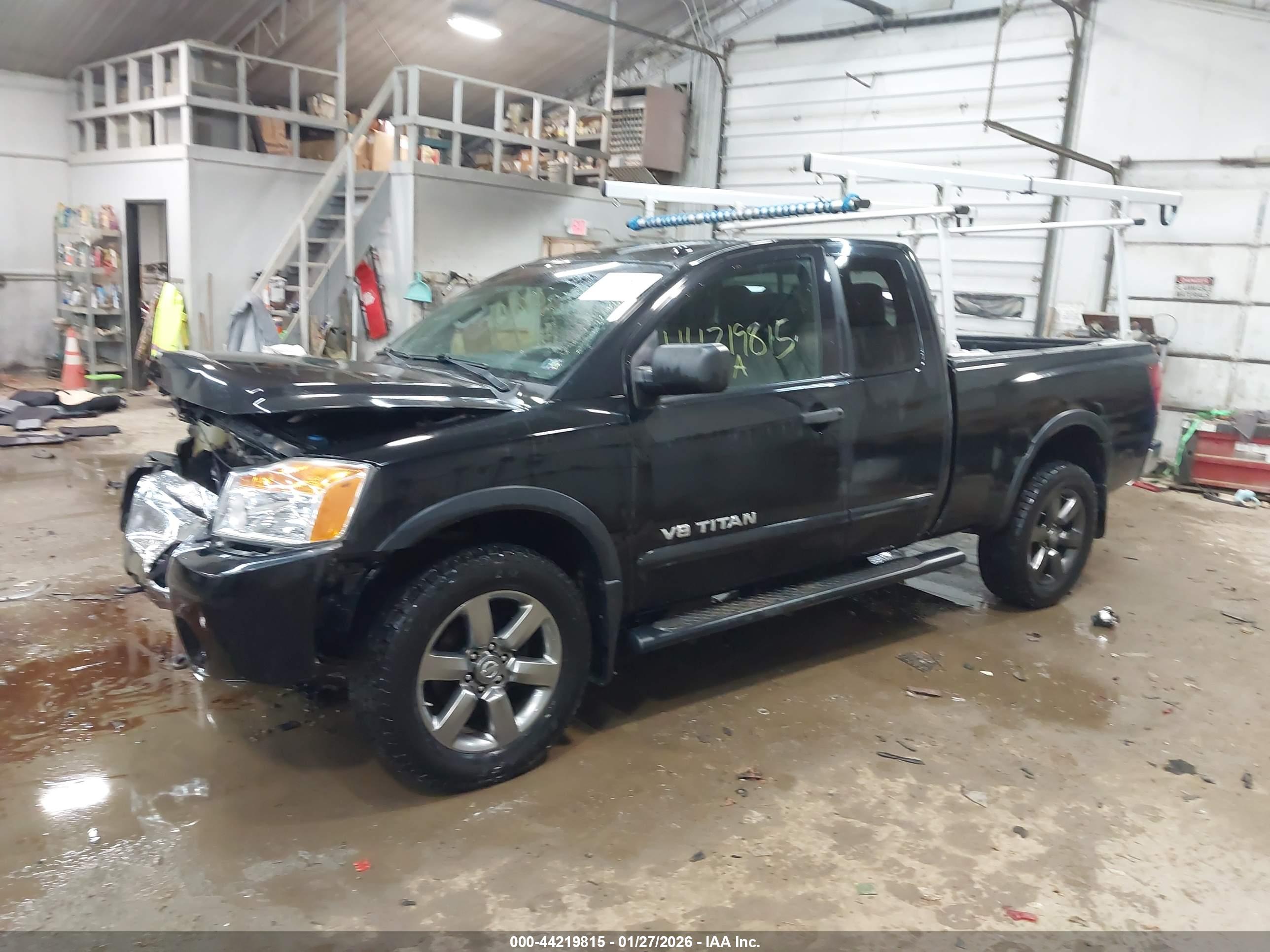 NISSAN TITAN image 2