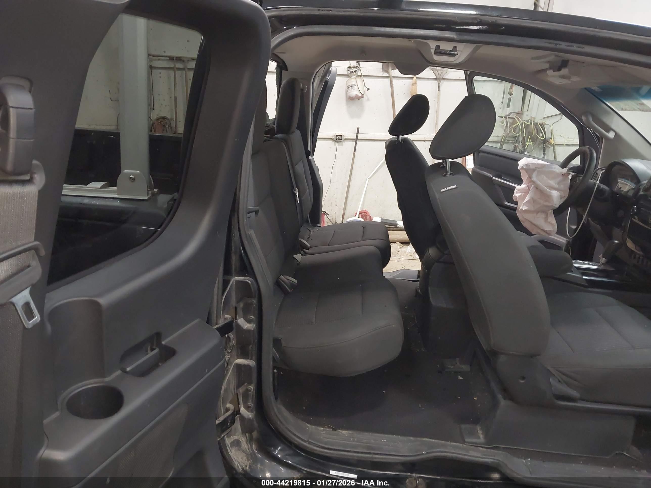 NISSAN TITAN image 8