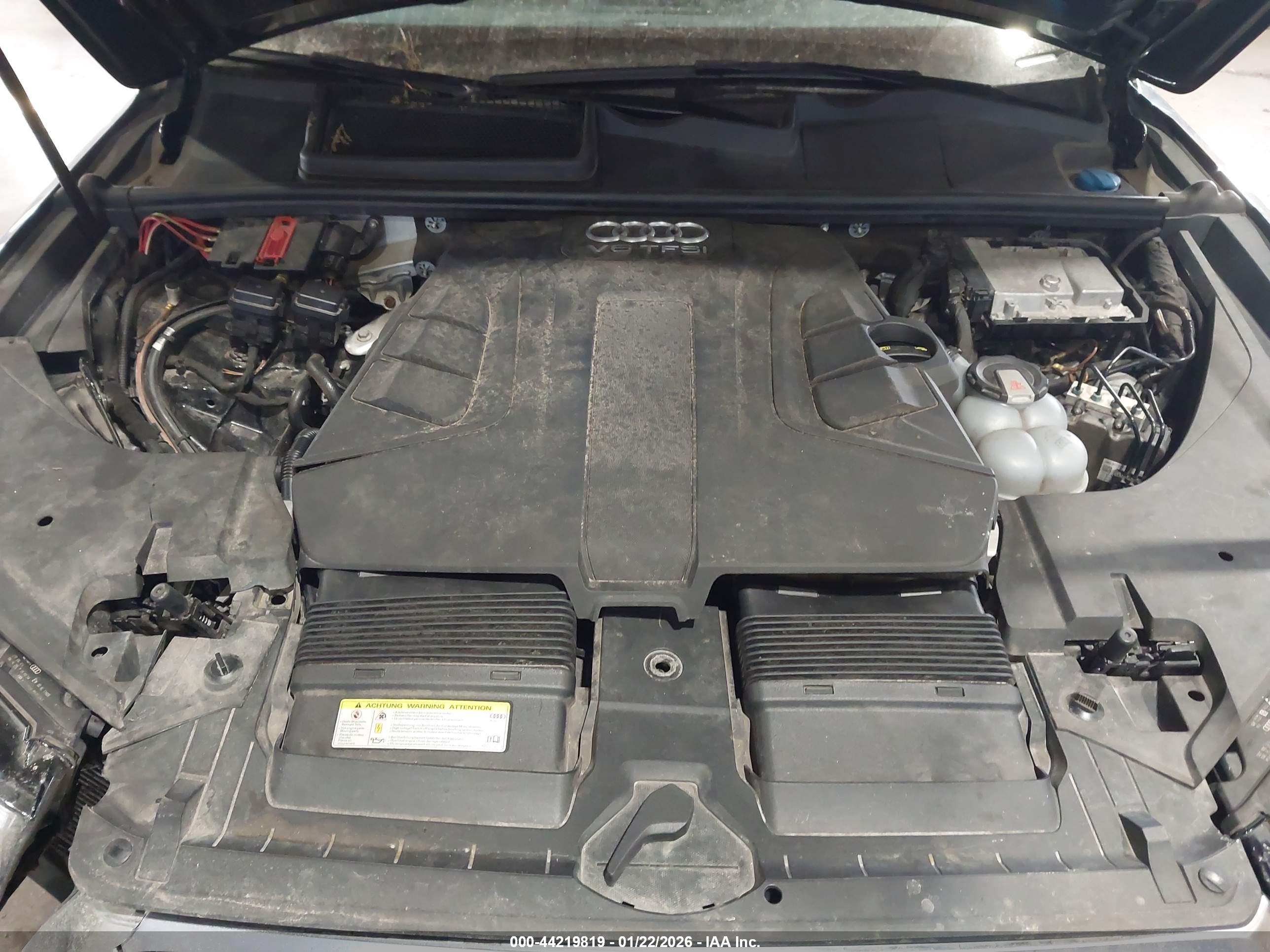 AUDI Q7 image 10