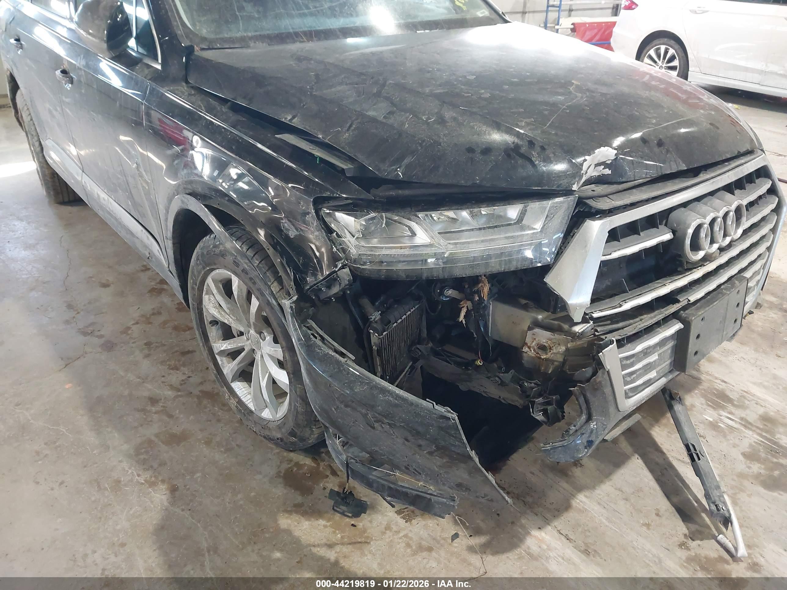 AUDI Q7 image 6