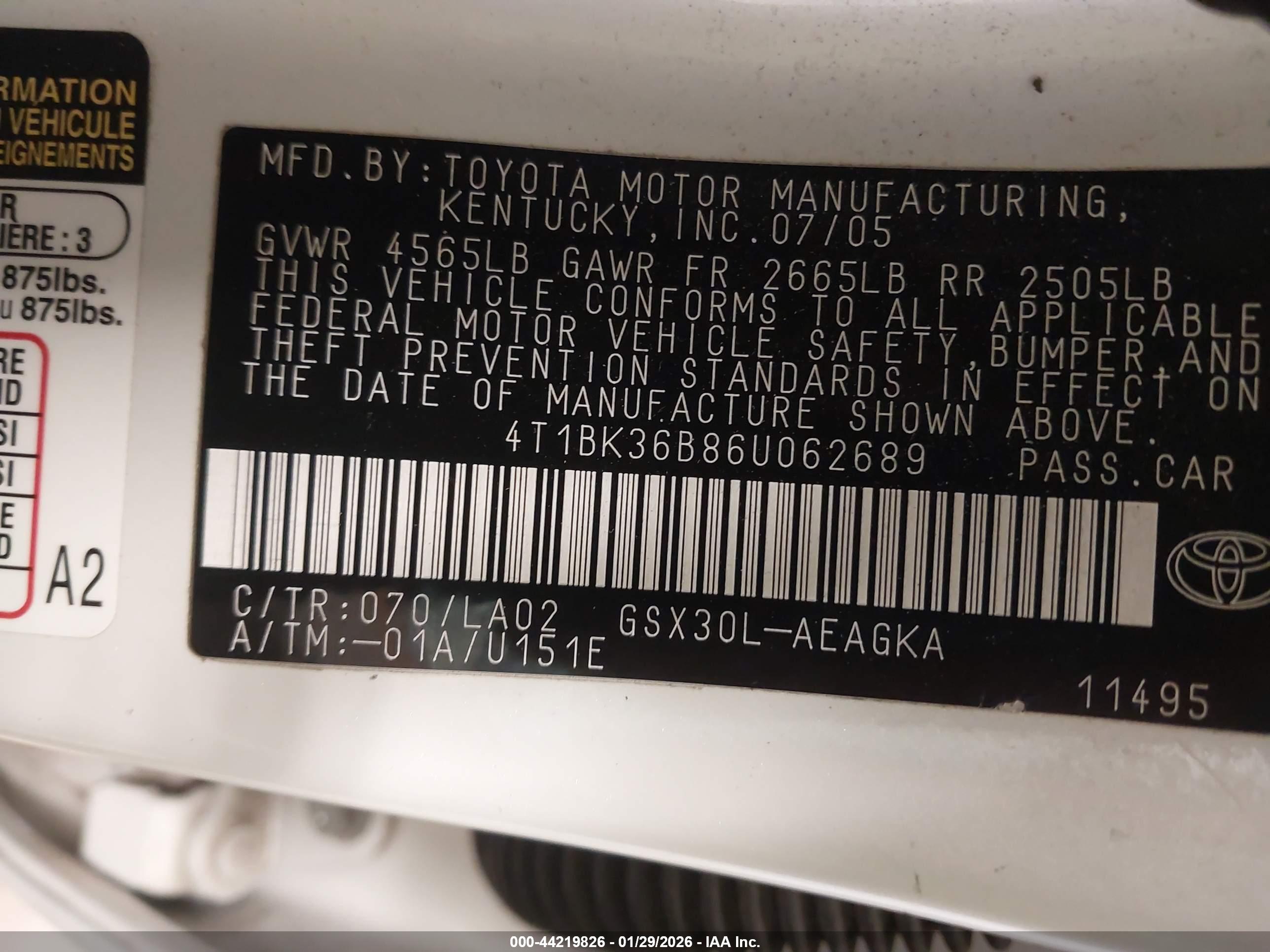 TOYOTA AVALON image 9