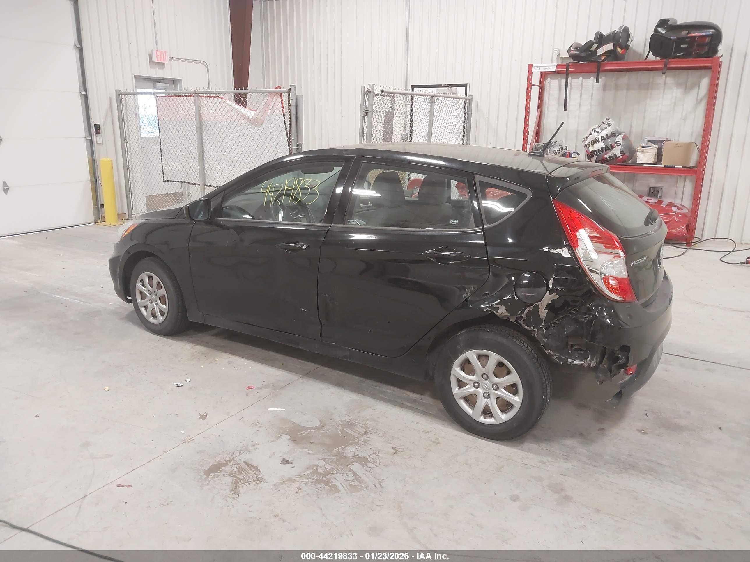 HYUNDAI ACCENT image 3
