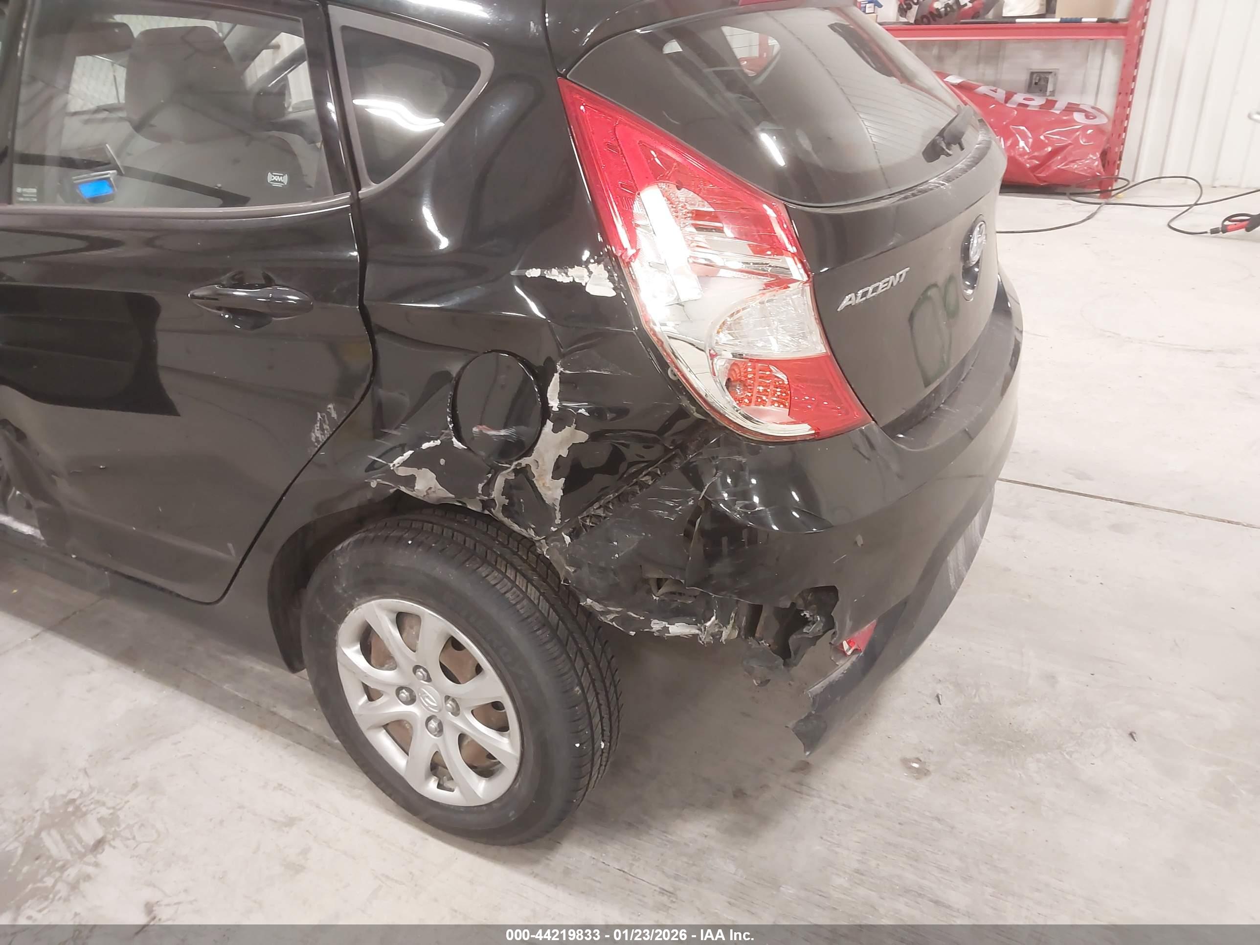 HYUNDAI ACCENT image 6