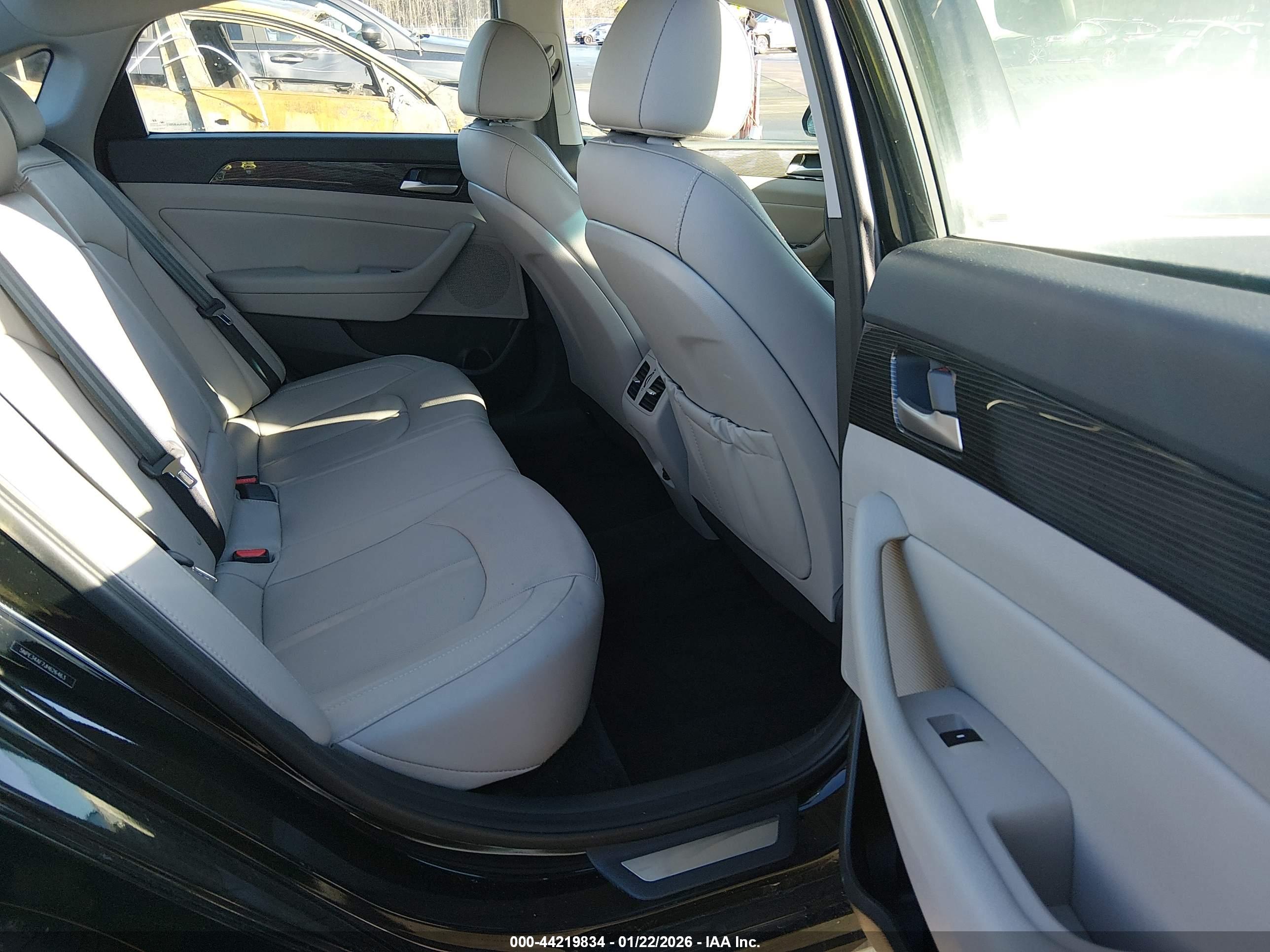 HYUNDAI SONATA image 8