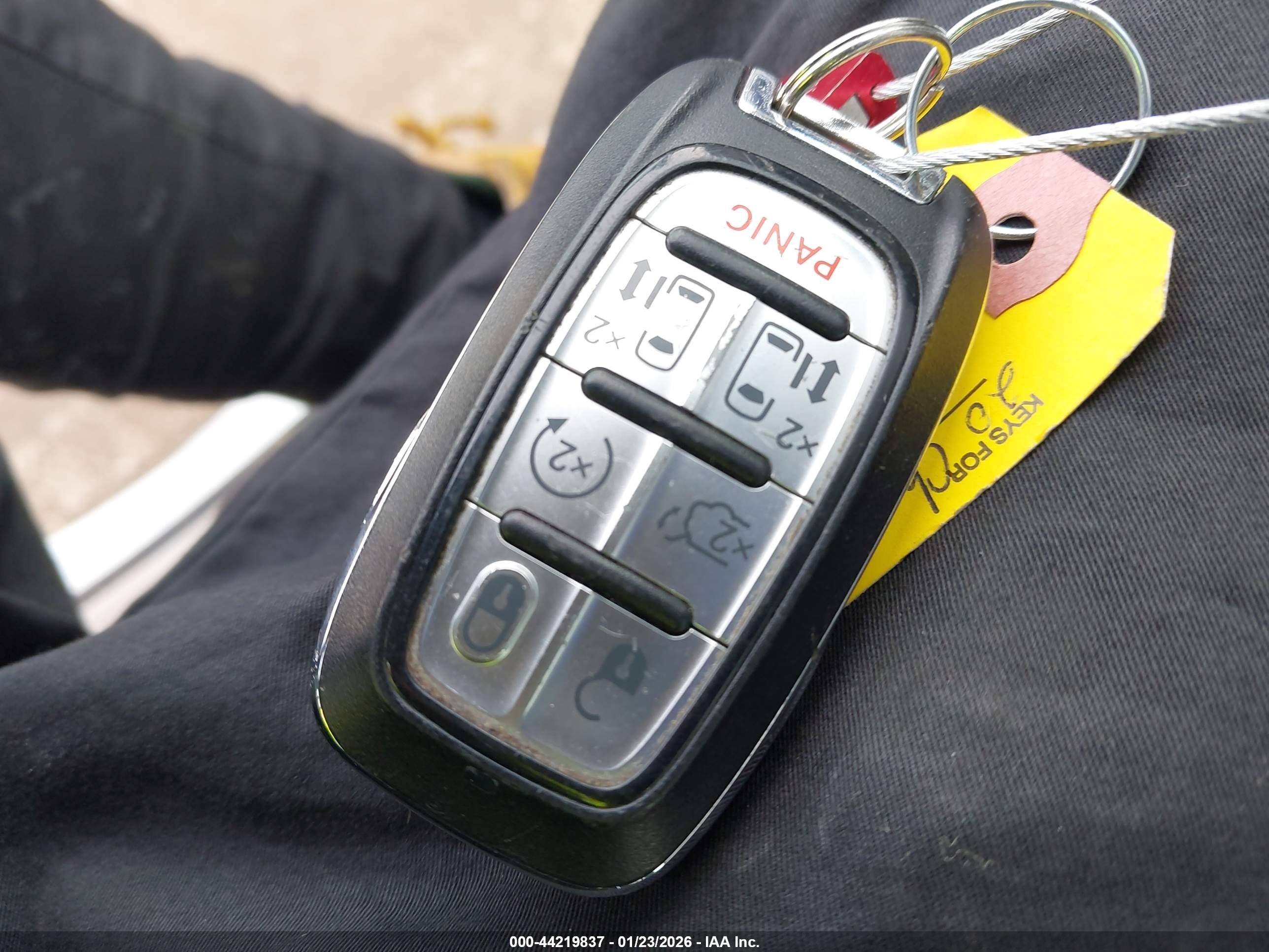 CHRYSLER PACIFICA image 11