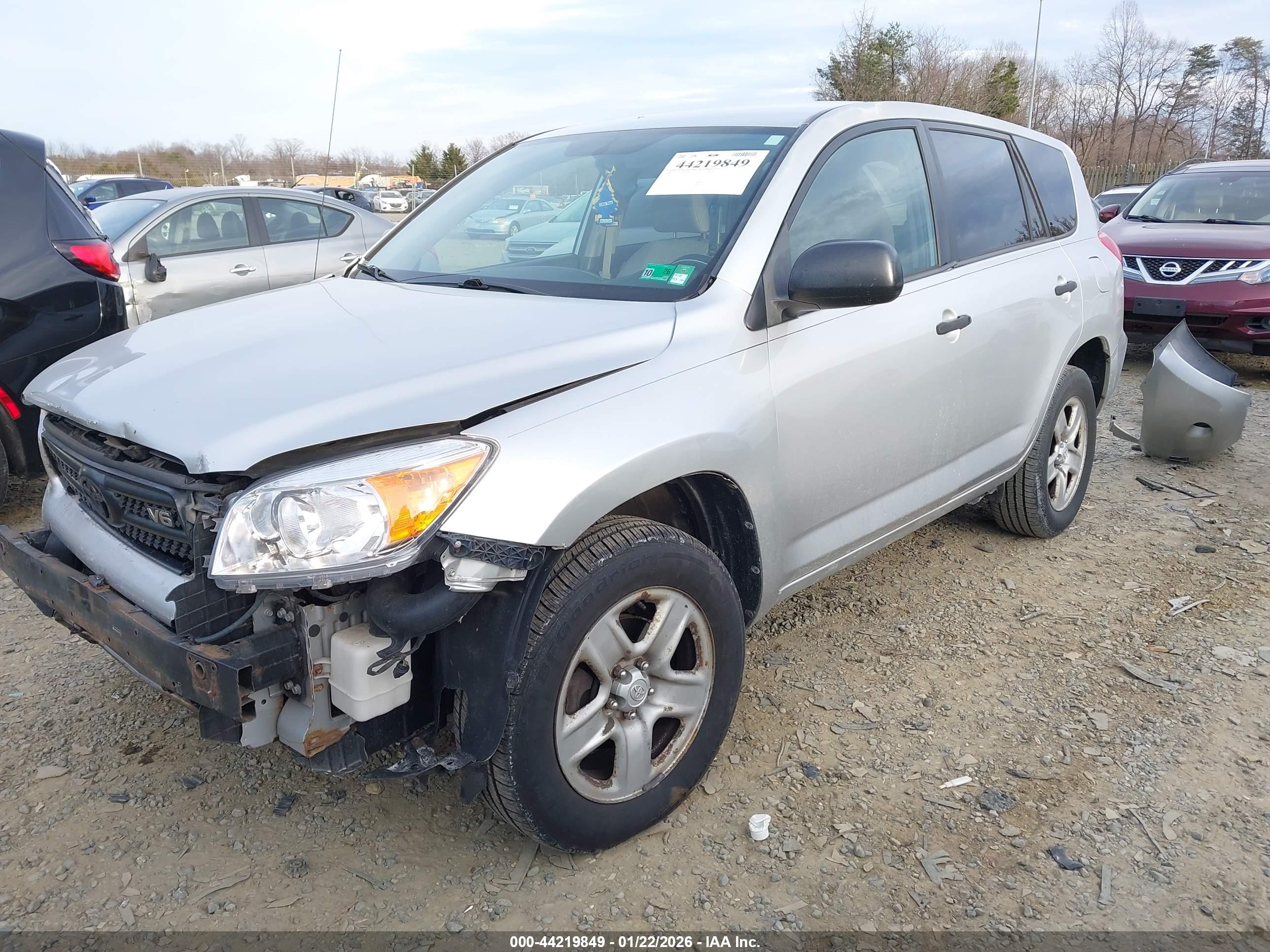 TOYOTA RAV4 image 2