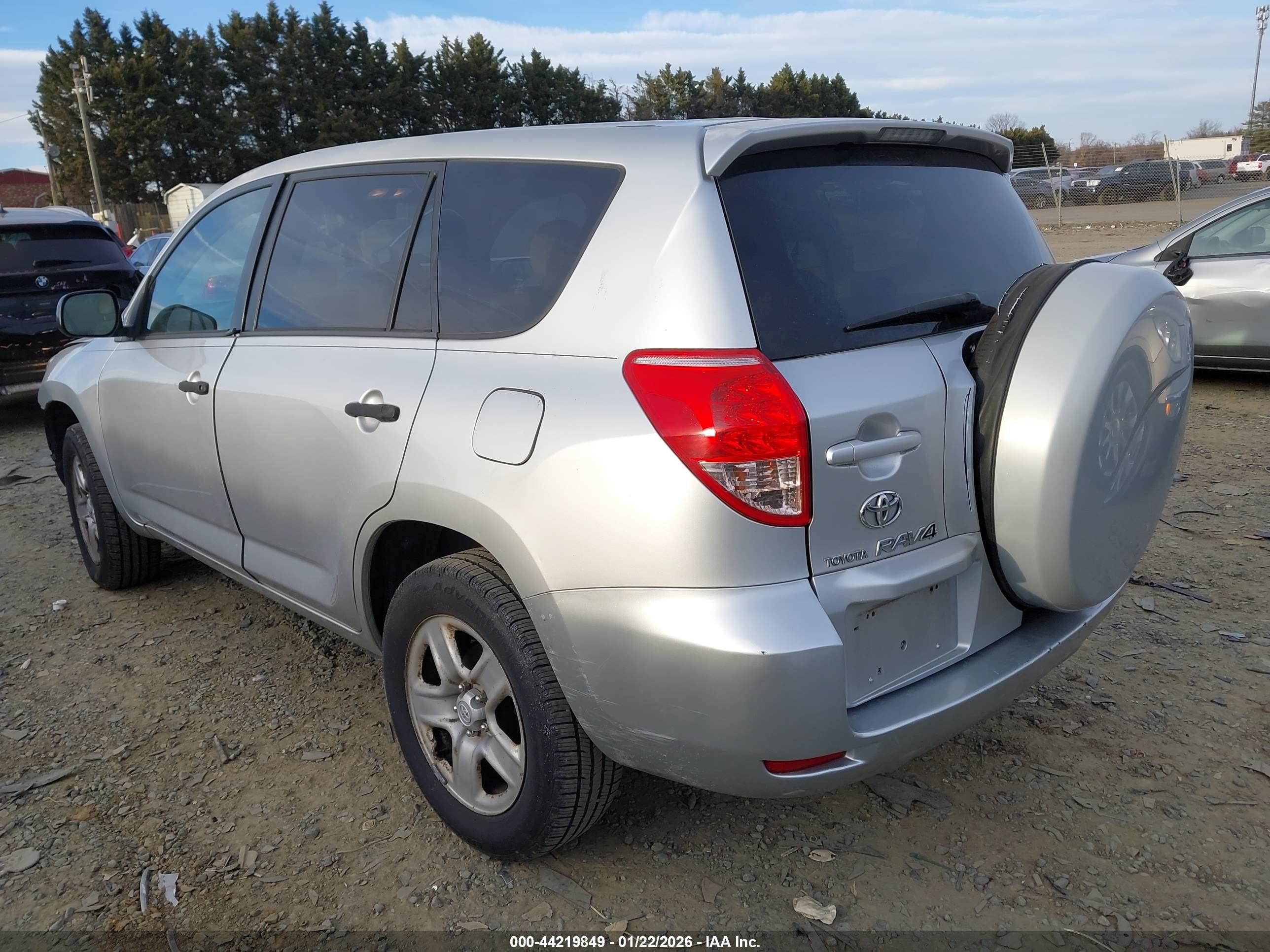 TOYOTA RAV4 image 3