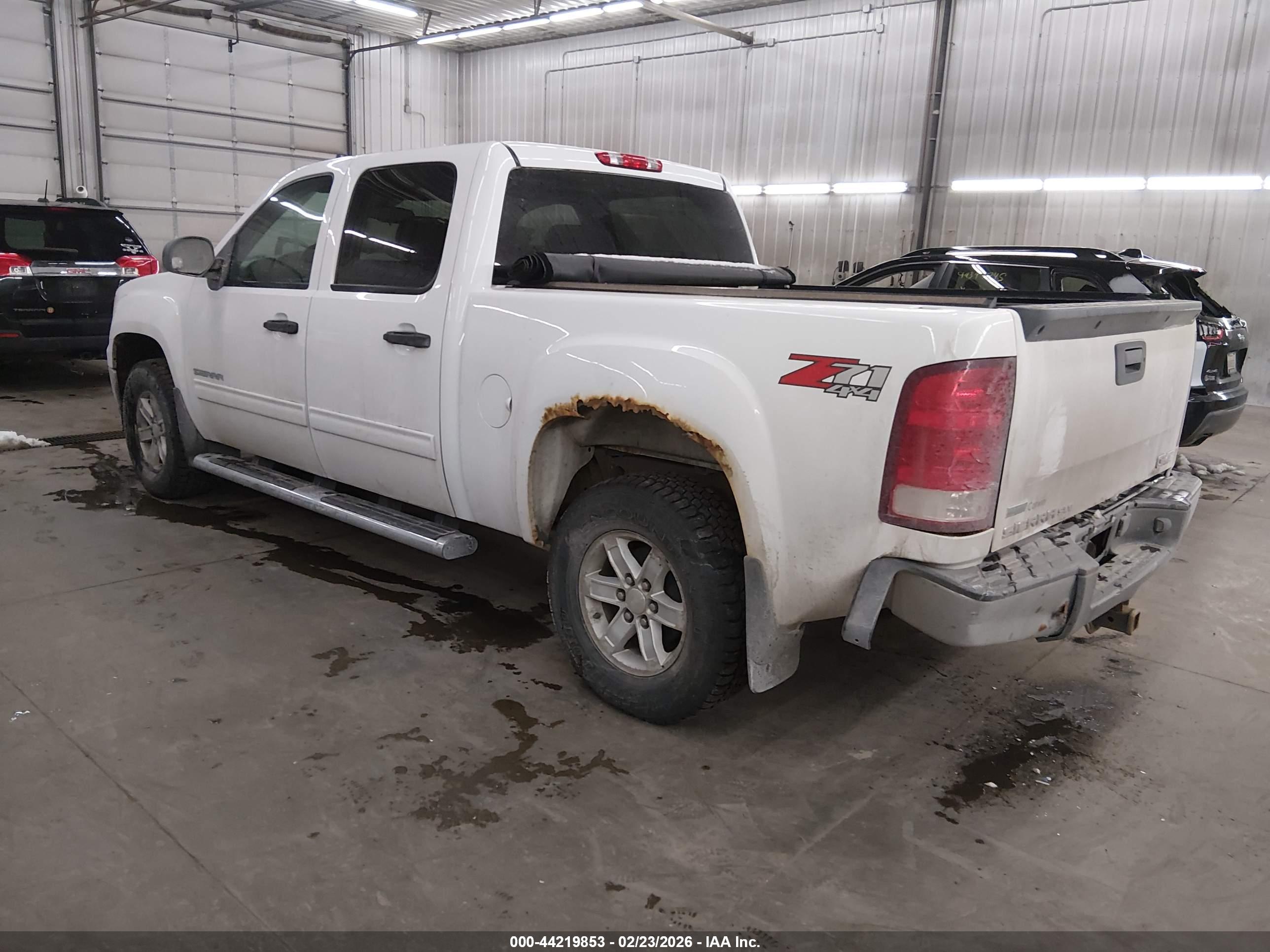 GMC SIERRA image 3