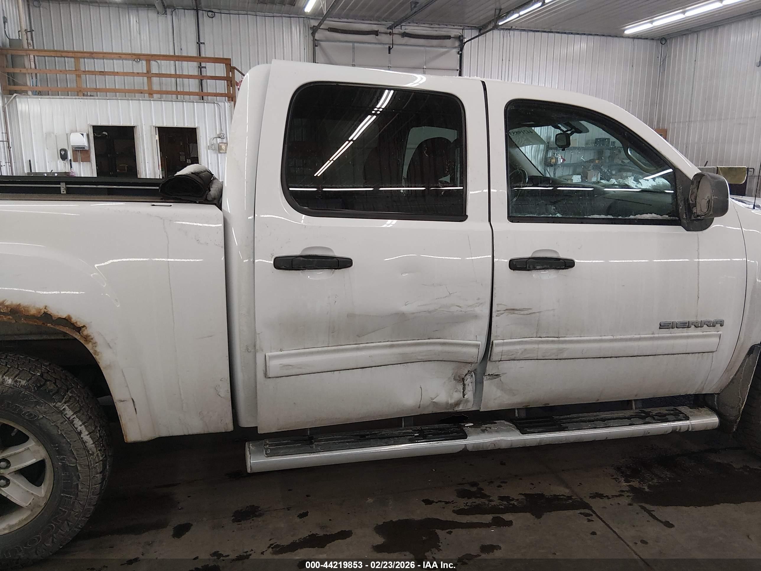 GMC SIERRA image 6